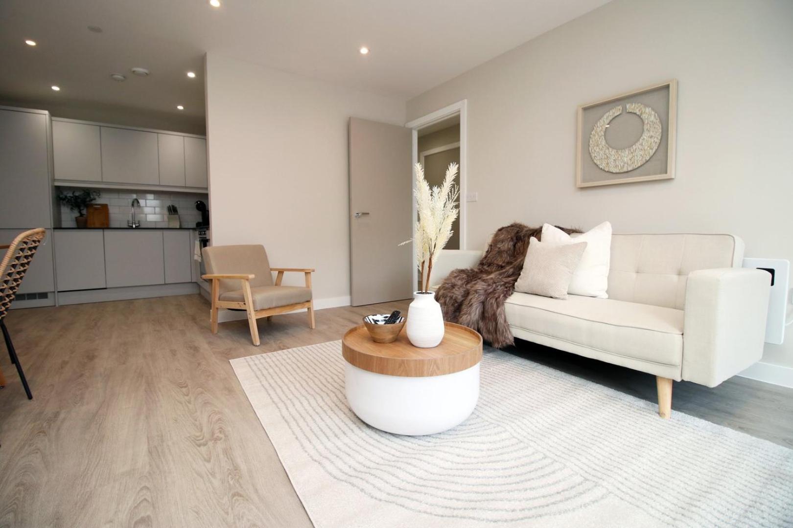 Casablanca 5 - Cardiff Bay - 1 Bed Apartment view 2