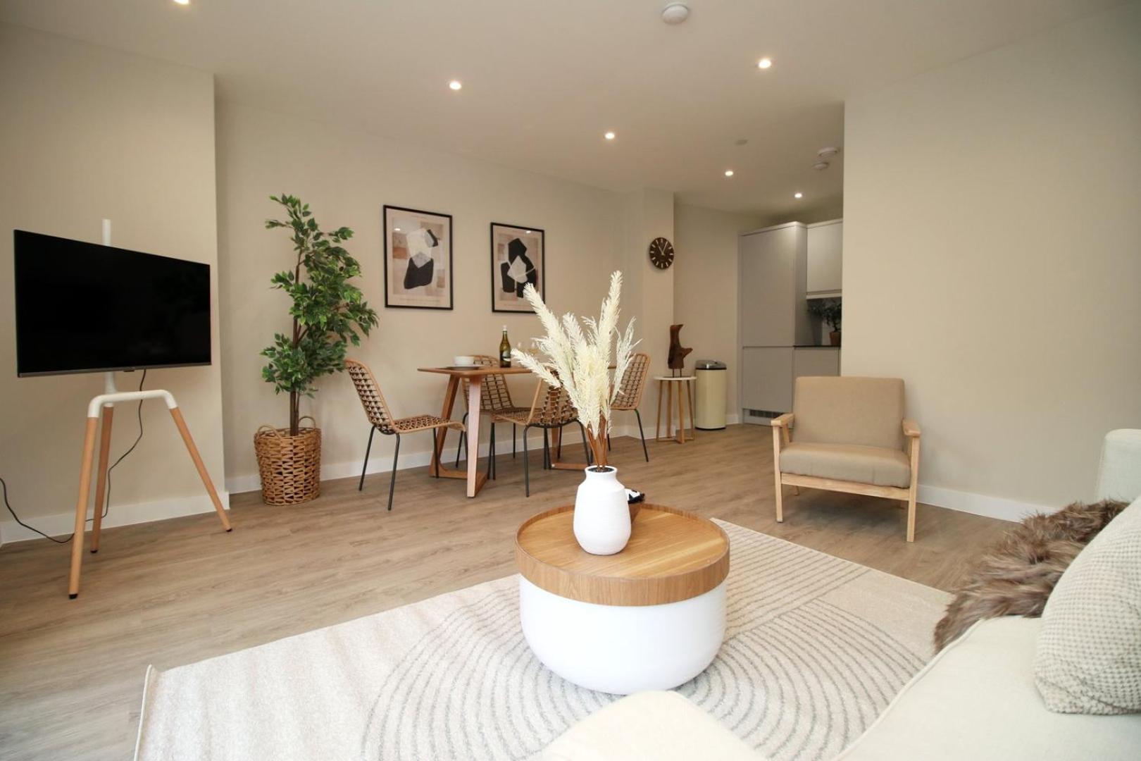Casablanca 5 - Cardiff Bay - 1 Bed Apartment view 5