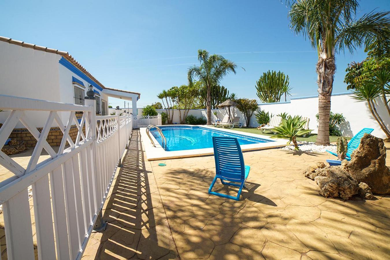VILLA BANANERA CON PISCINA PRIVADA en CONIL DE LA FRONTERA photo 5