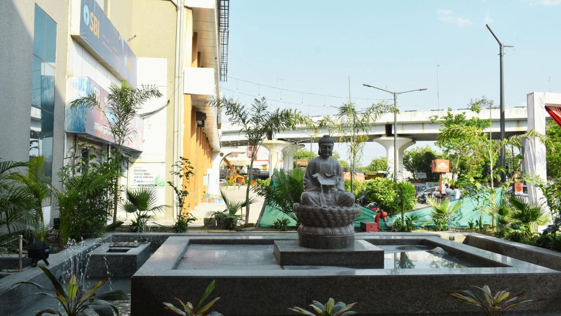 Hotel Namah Courtyard