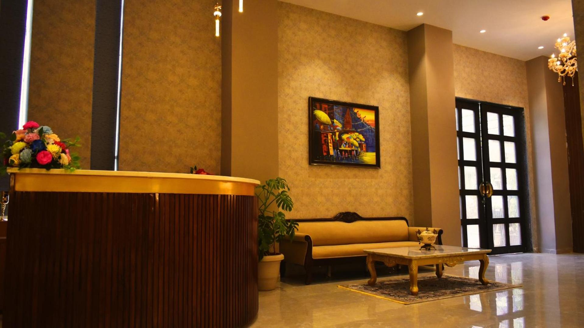 Hotel Namah Courtyard