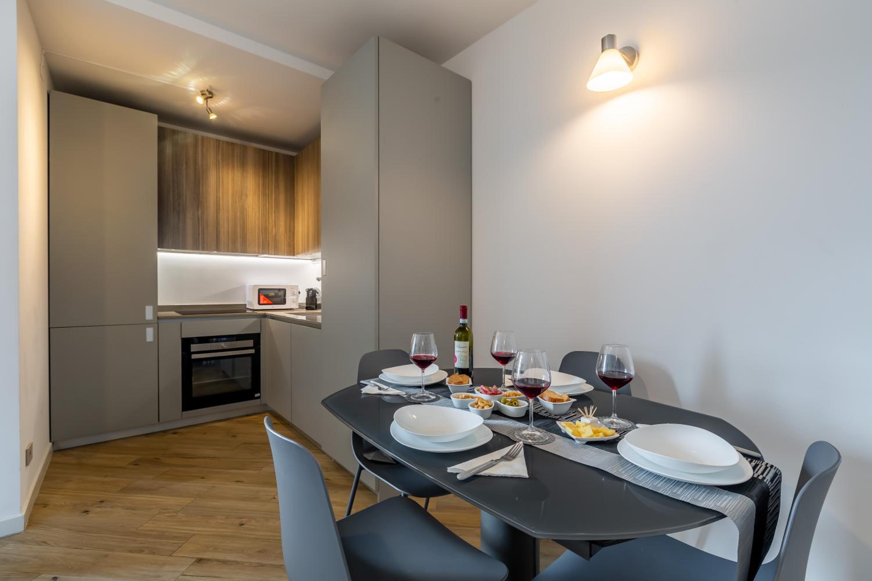 AureaLiving - Trastevere Suite with Rooftop & Gym, Your place in Rome