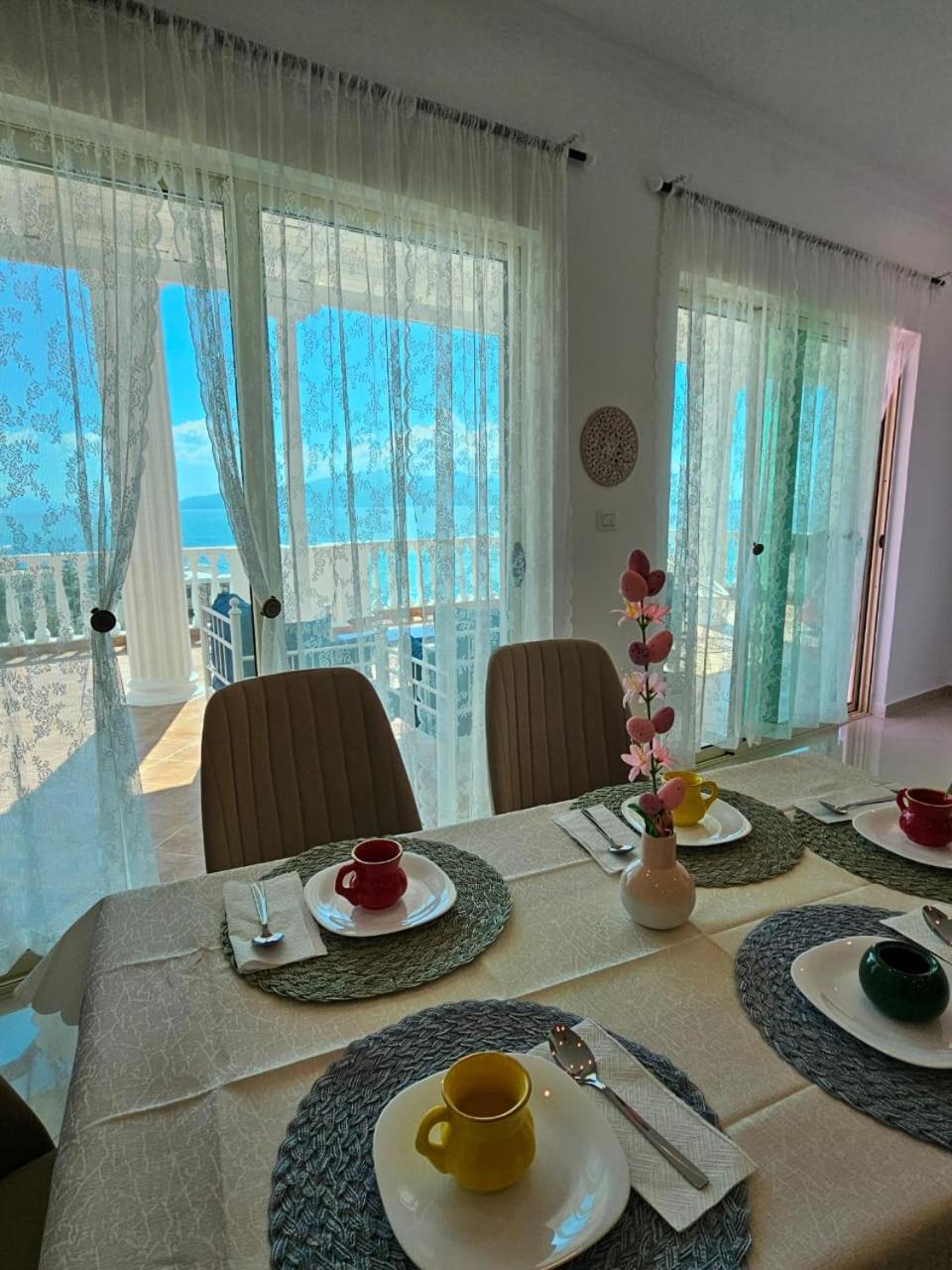 Seaside Jon Saranda