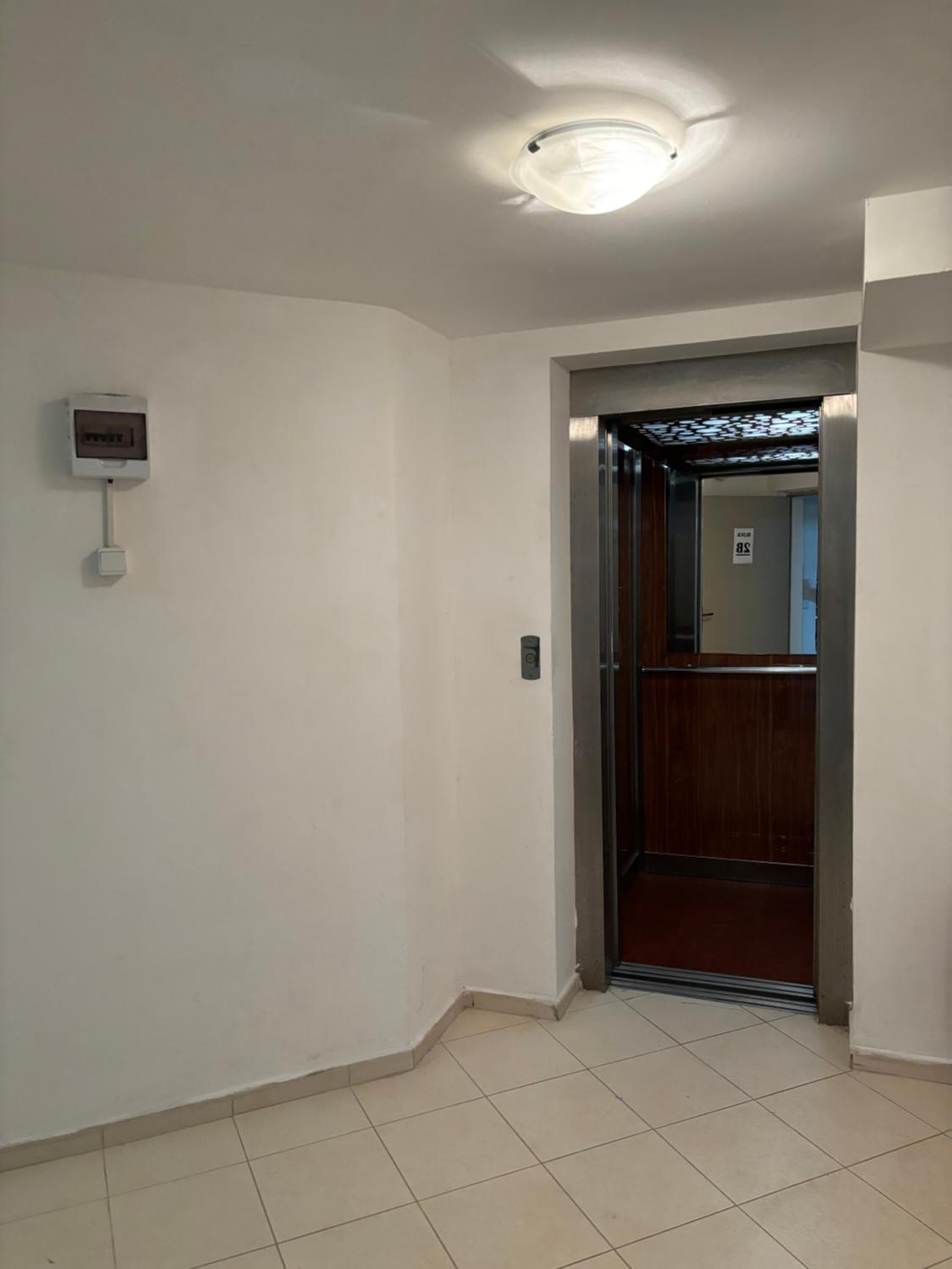 Quiet apartment in Olymp