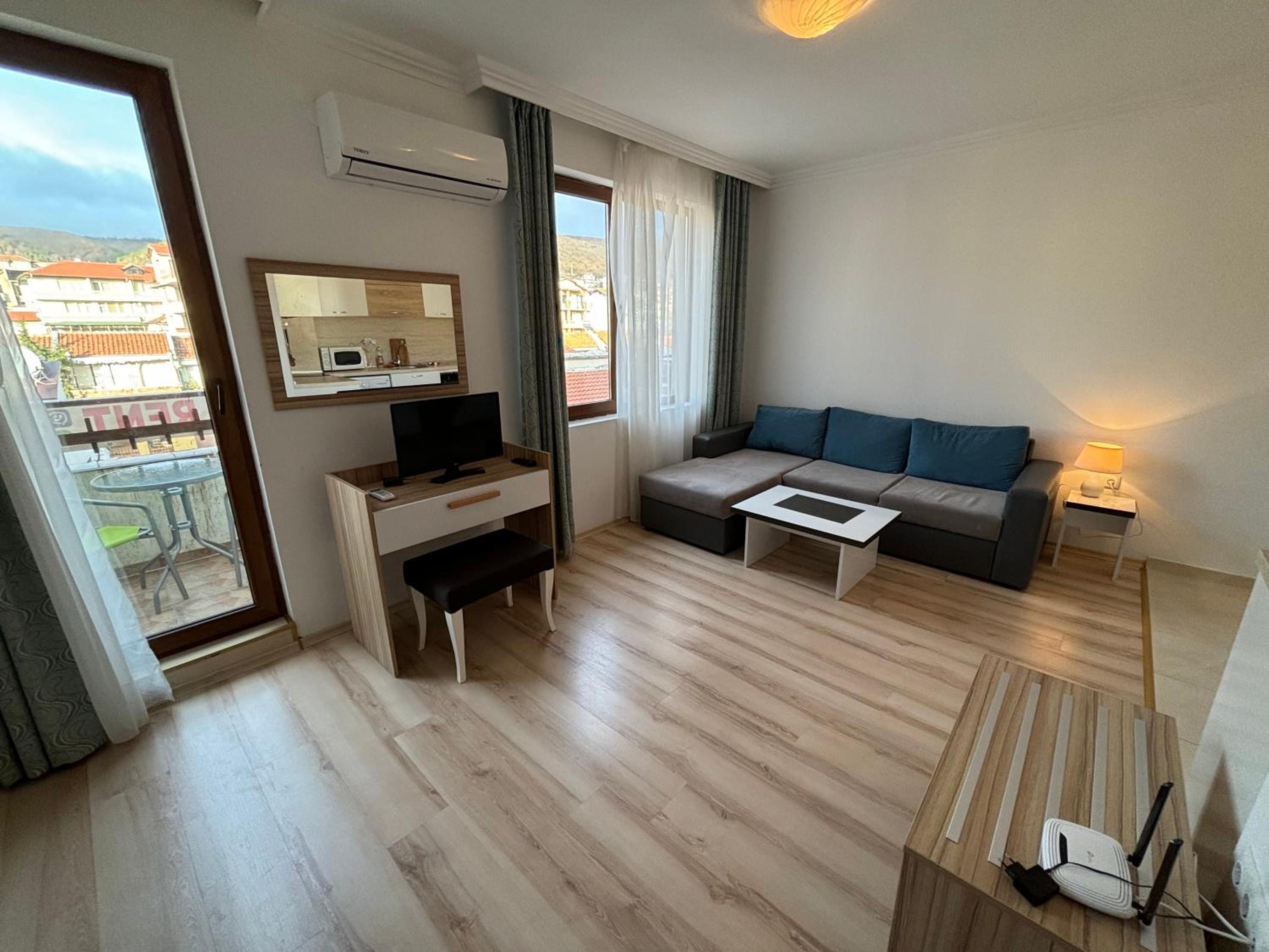 Quiet apartment in Olymp