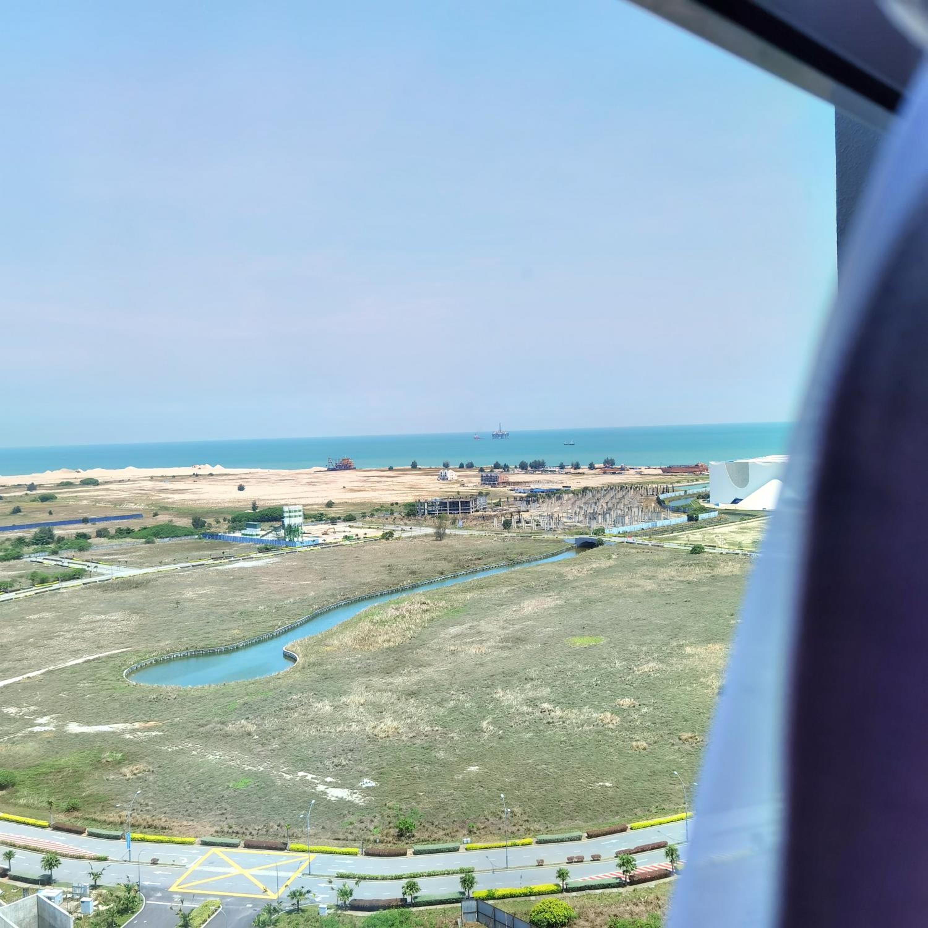 Amber Cove Seaview I MUJI 2BR I Game Room I 3-9pax