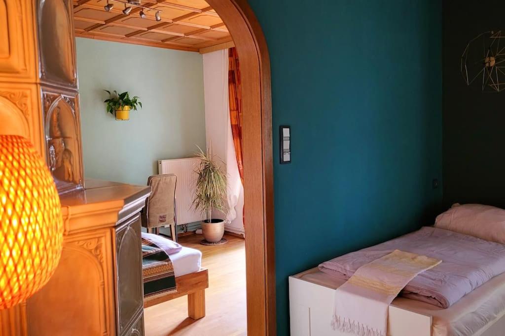 Colourful 2.5 Bedroom With Large Balcony & Garden.