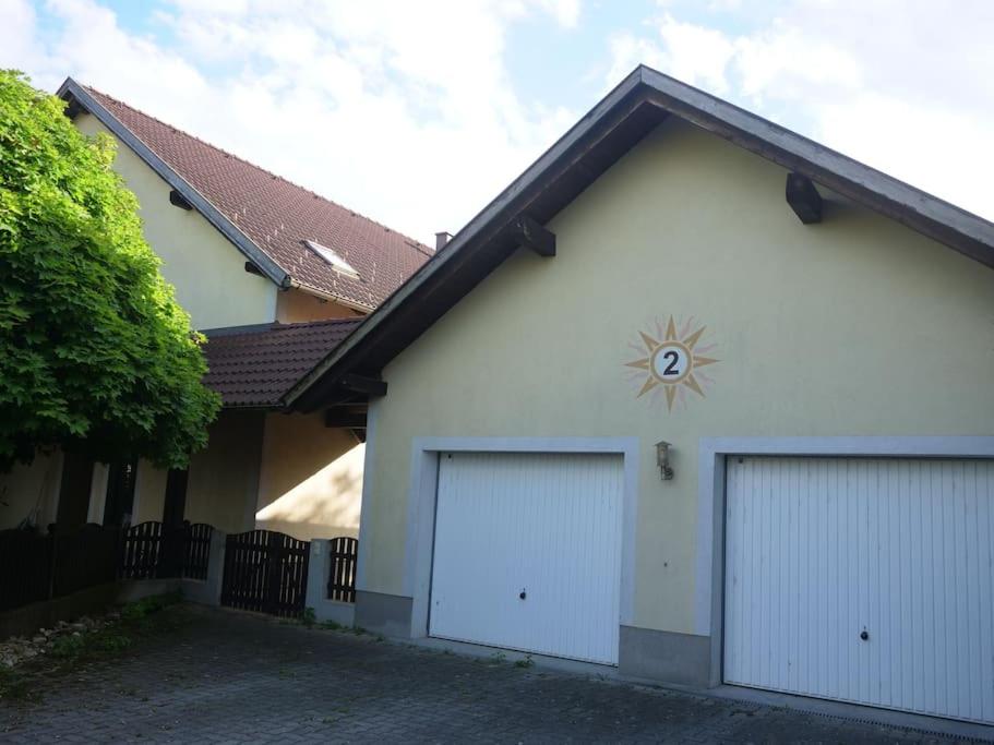 Colourful 2.5 Bedroom With Large Balcony & Garden.
