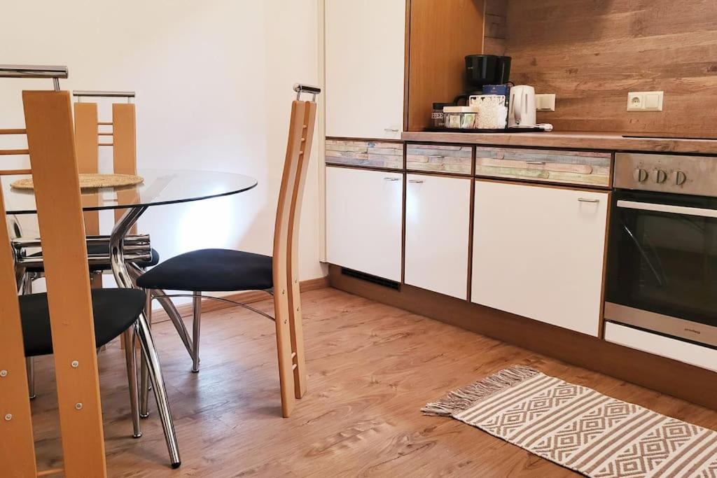 Colourful 2.5 Bedroom With Large Balcony & Garden.