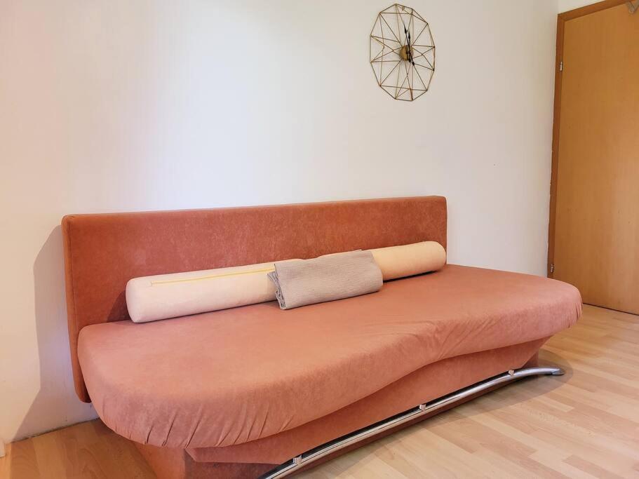 Colourful 2.5 Bedroom With Large Balcony & Garden.