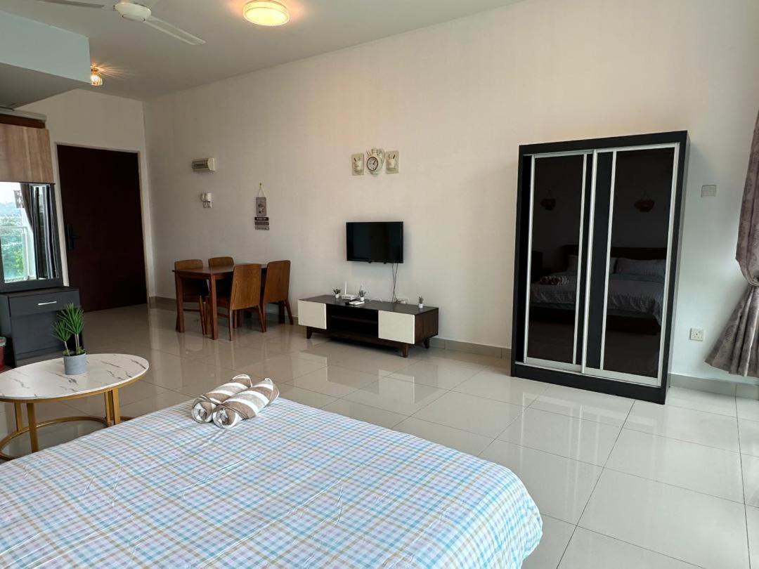 Plazio 1 Bedroom & Studio