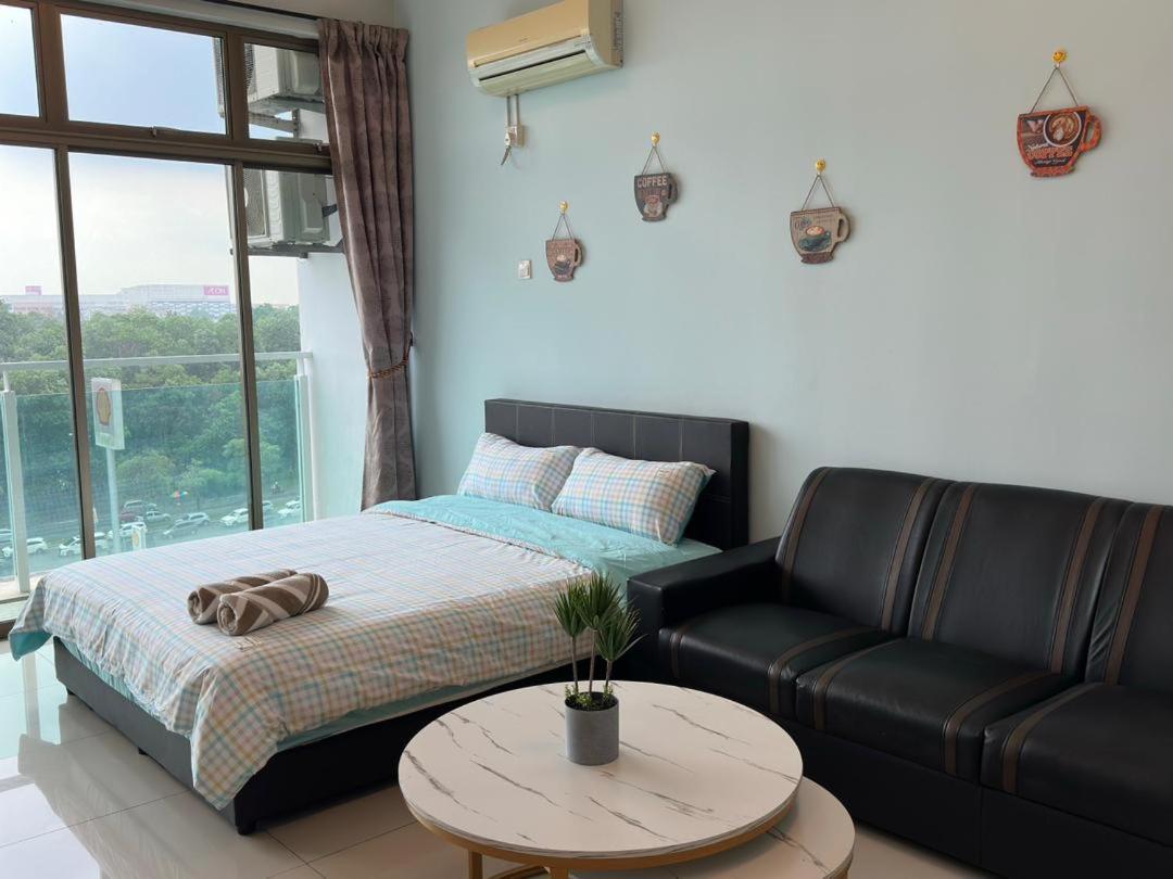 Plazio 1 Bedroom & Studio