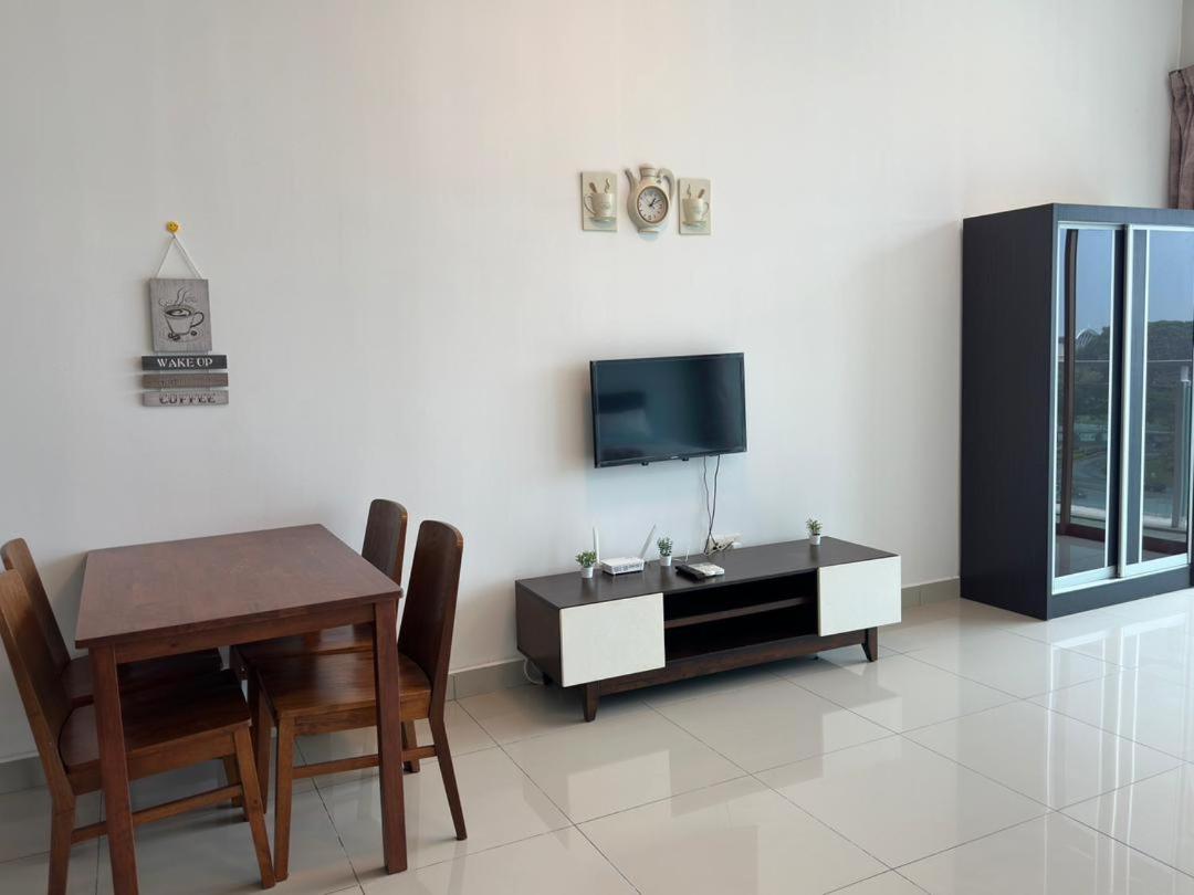 Plazio 1 Bedroom & Studio