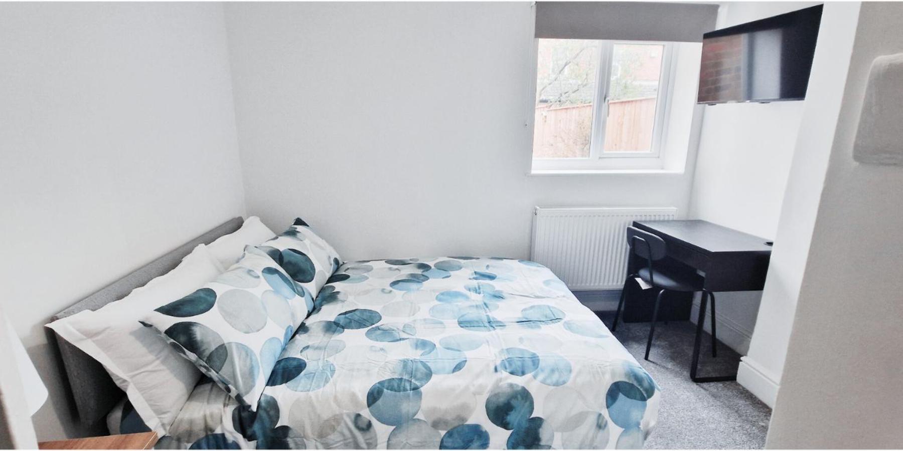 Lovely Room at The Burford Hideaway view 4