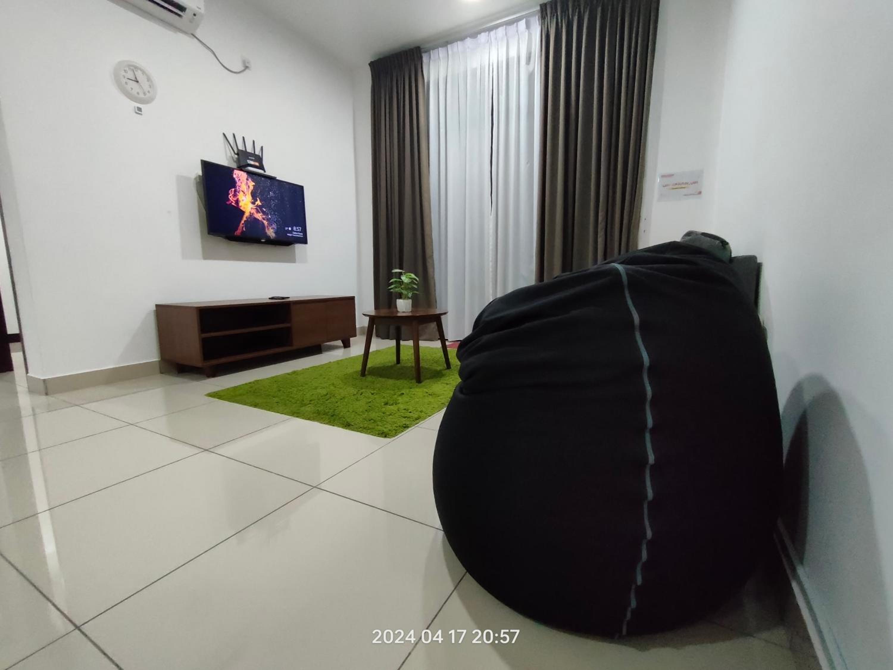 Cikgukay Desaru Homestay Apartment With Pool View WiFi & Netflix