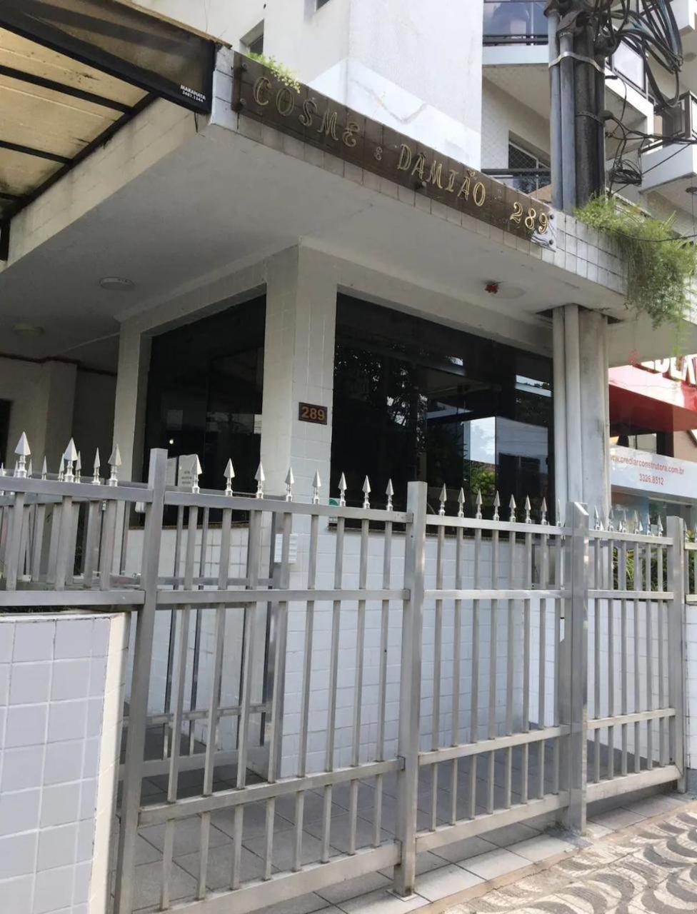 Studio com garagem a 3 minutos da praia do Gonzaguinha