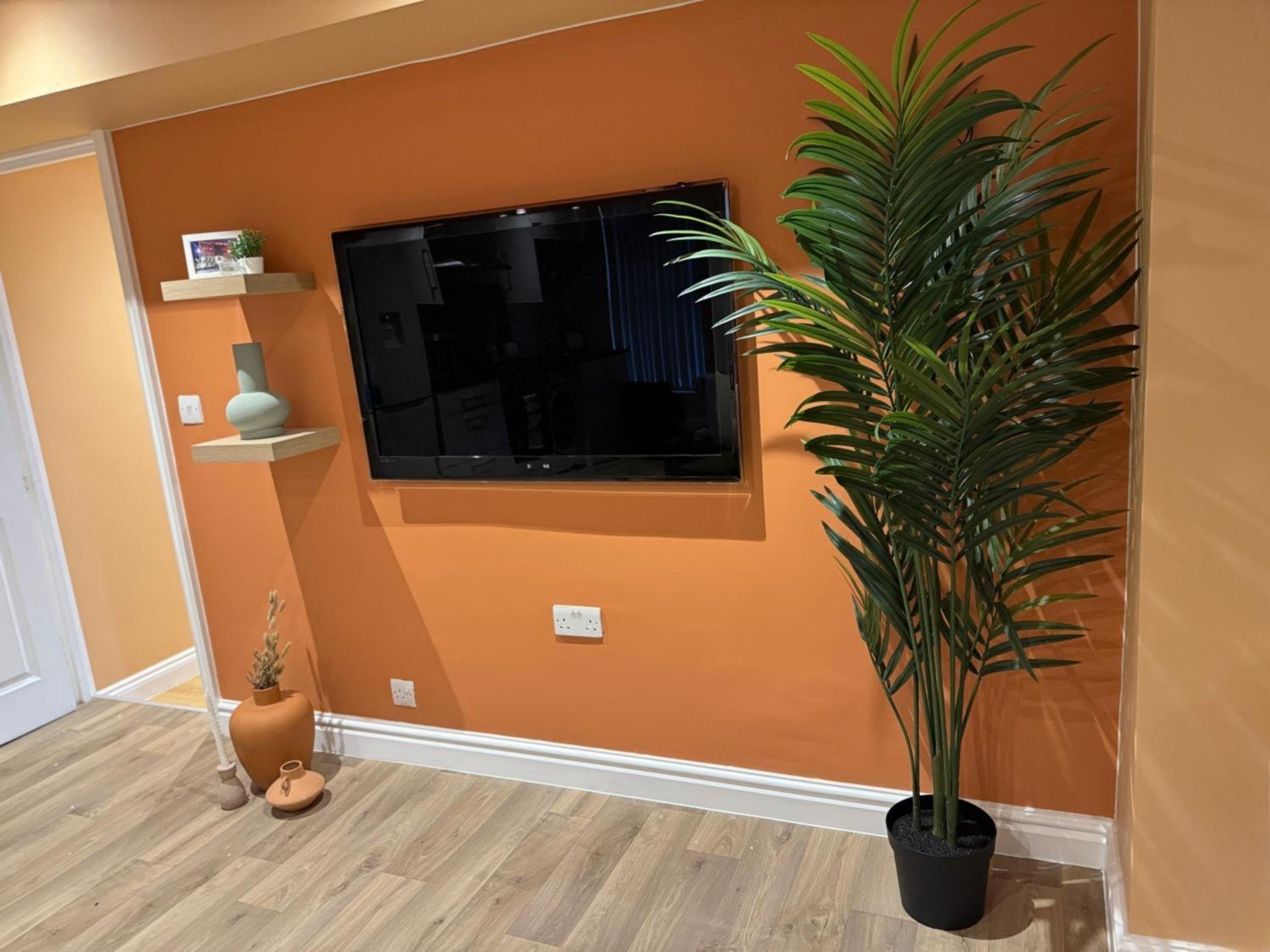 Central Spacious Quirky Apartment in Birmingham with Free Wi-Fi, Parking view 3