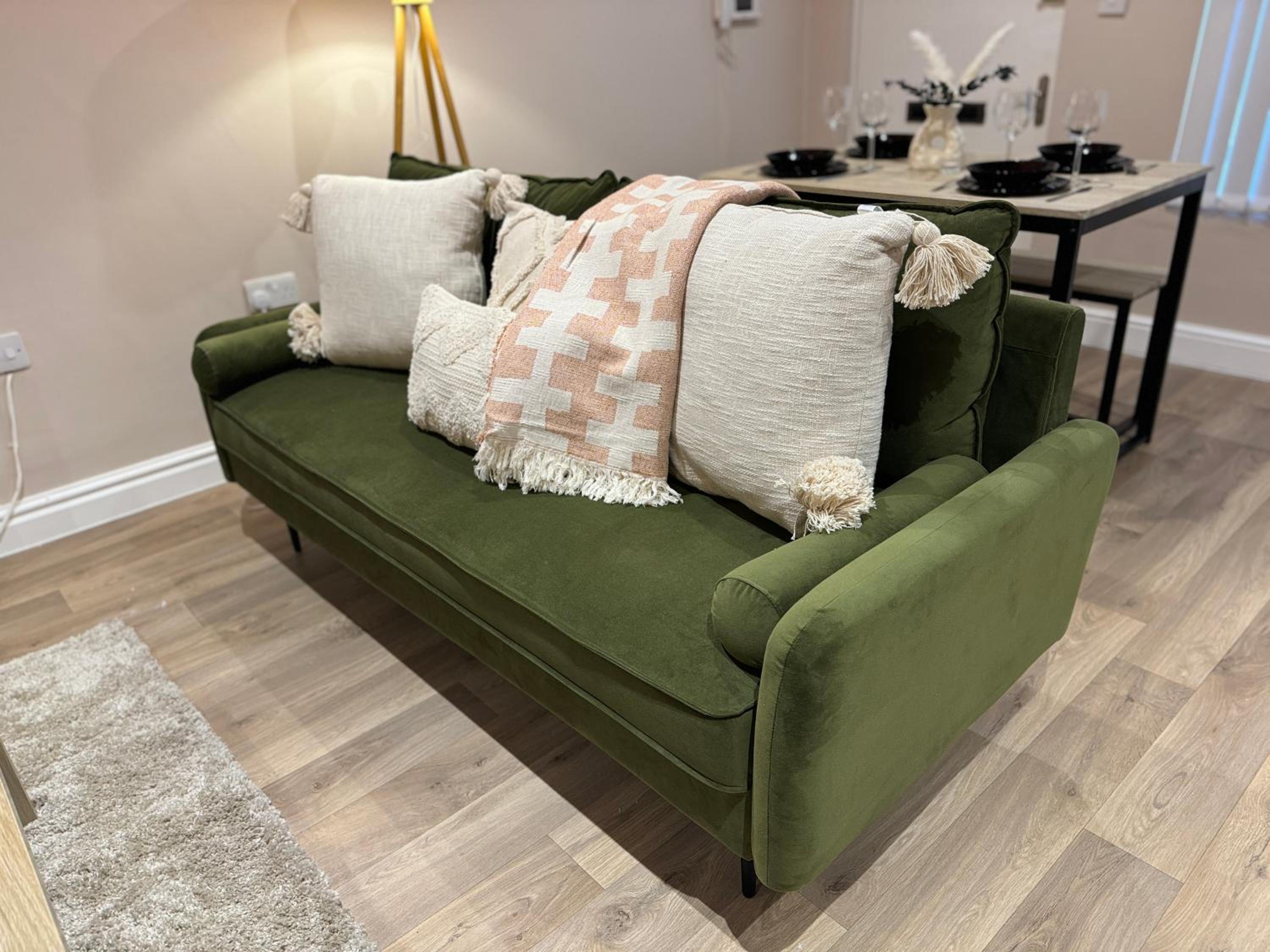 Central Spacious Quirky Apartment in Birmingham with Free Wi-Fi, Parking view 4