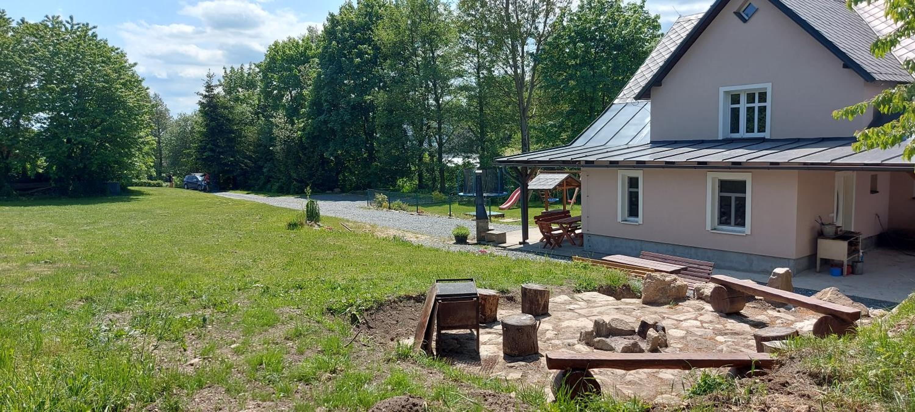 Chalupa Bílá stopa - celá chalupa pro jednu partu