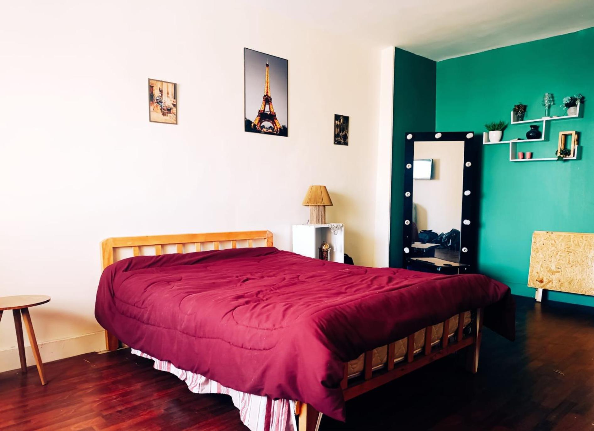 premium king bedroom in the center of downtown