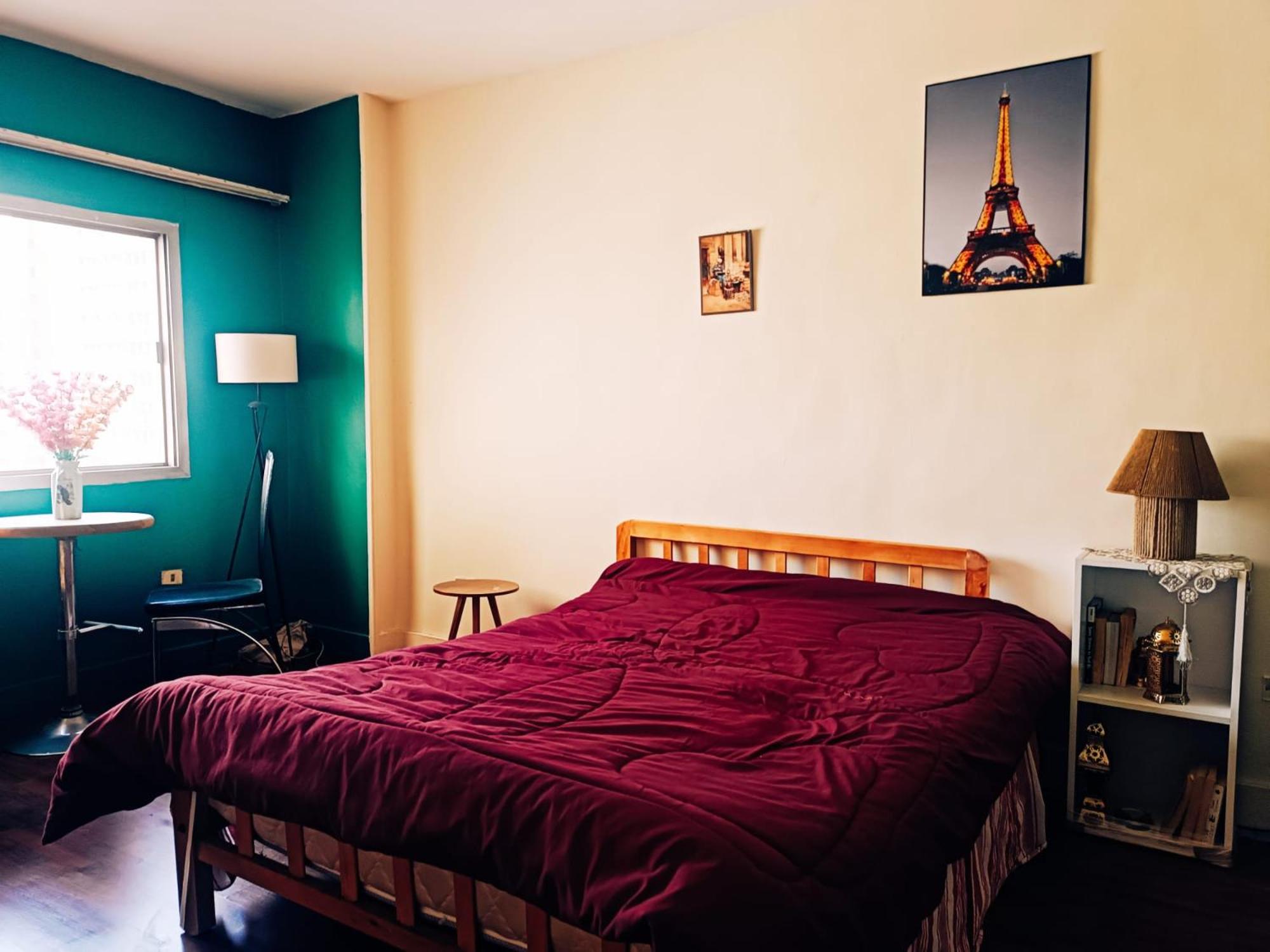 premium king bedroom in the center of downtown