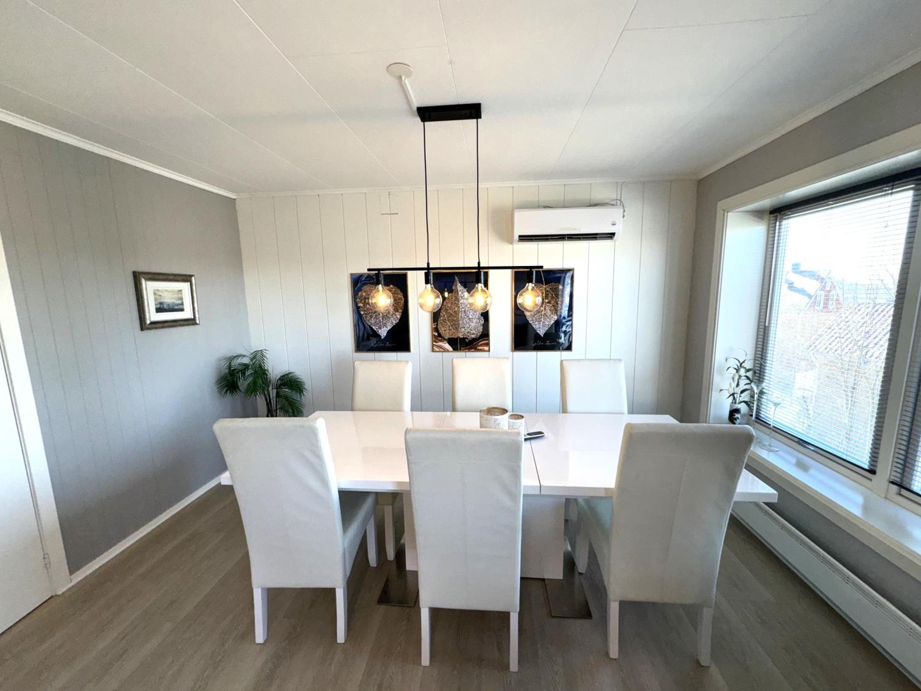 HB8 - moderne leilighet med fri parkering view 3