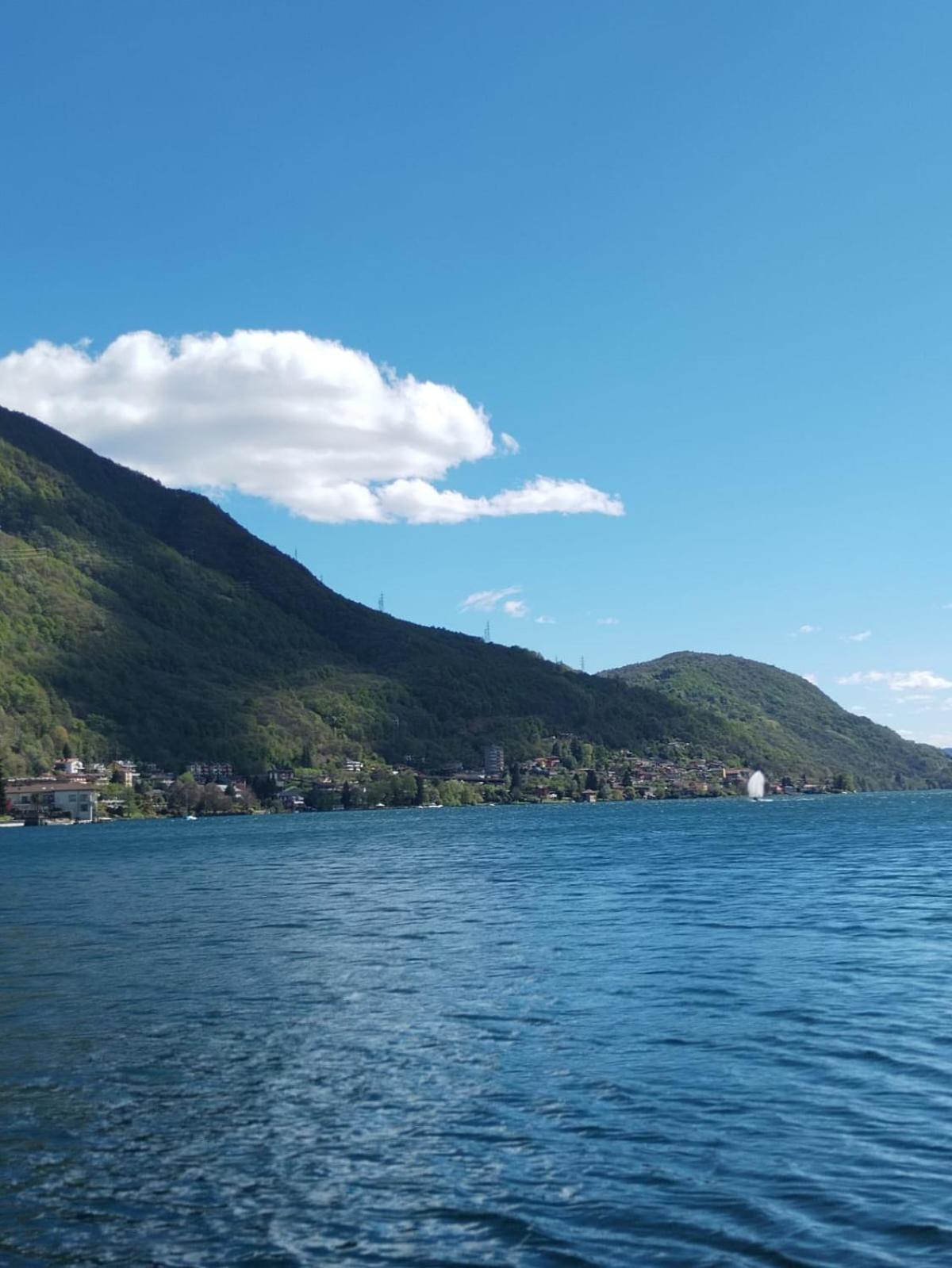 un balcone sul lago