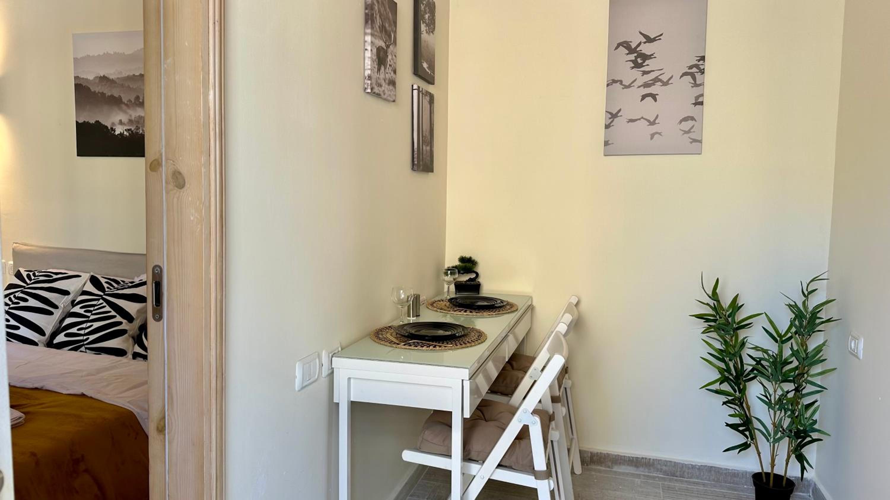 Pearl apartment in Haifa with terrace view 2