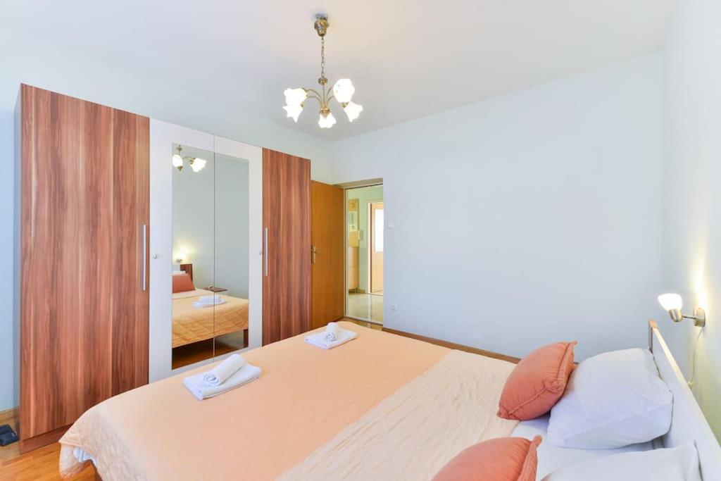 Apartment Insula