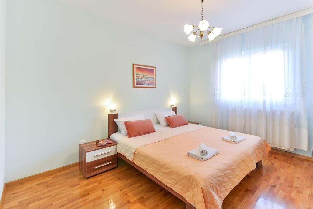 Apartment Insula