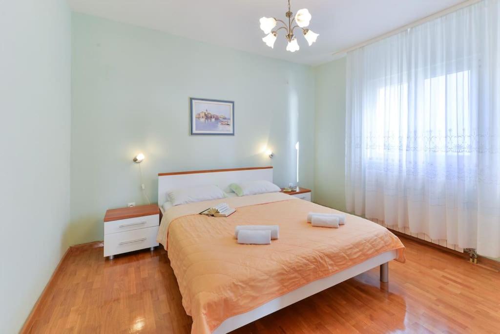 Apartment Insula