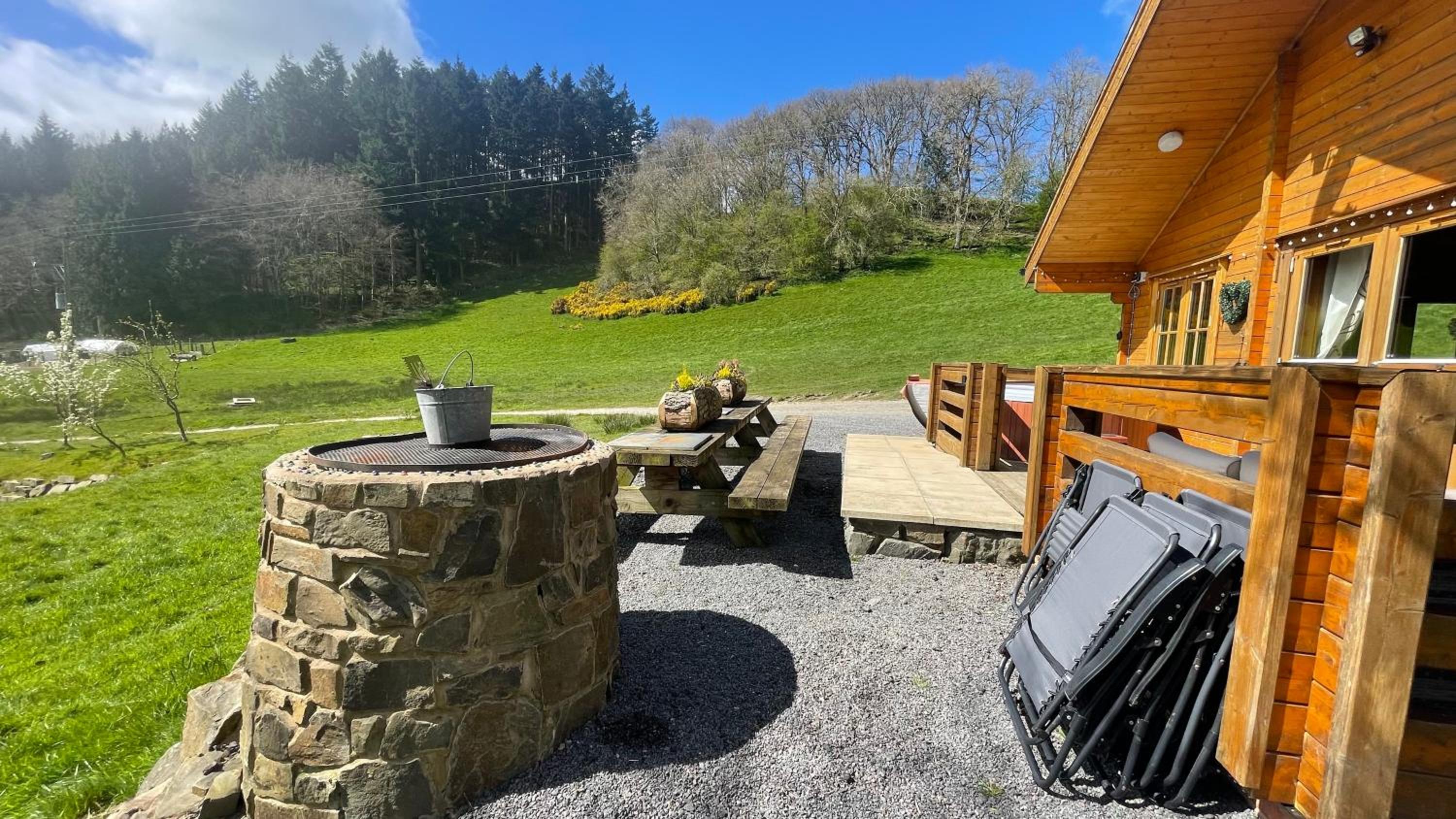Bothy Cabin -Log cabin in wales - with hot tub view 5