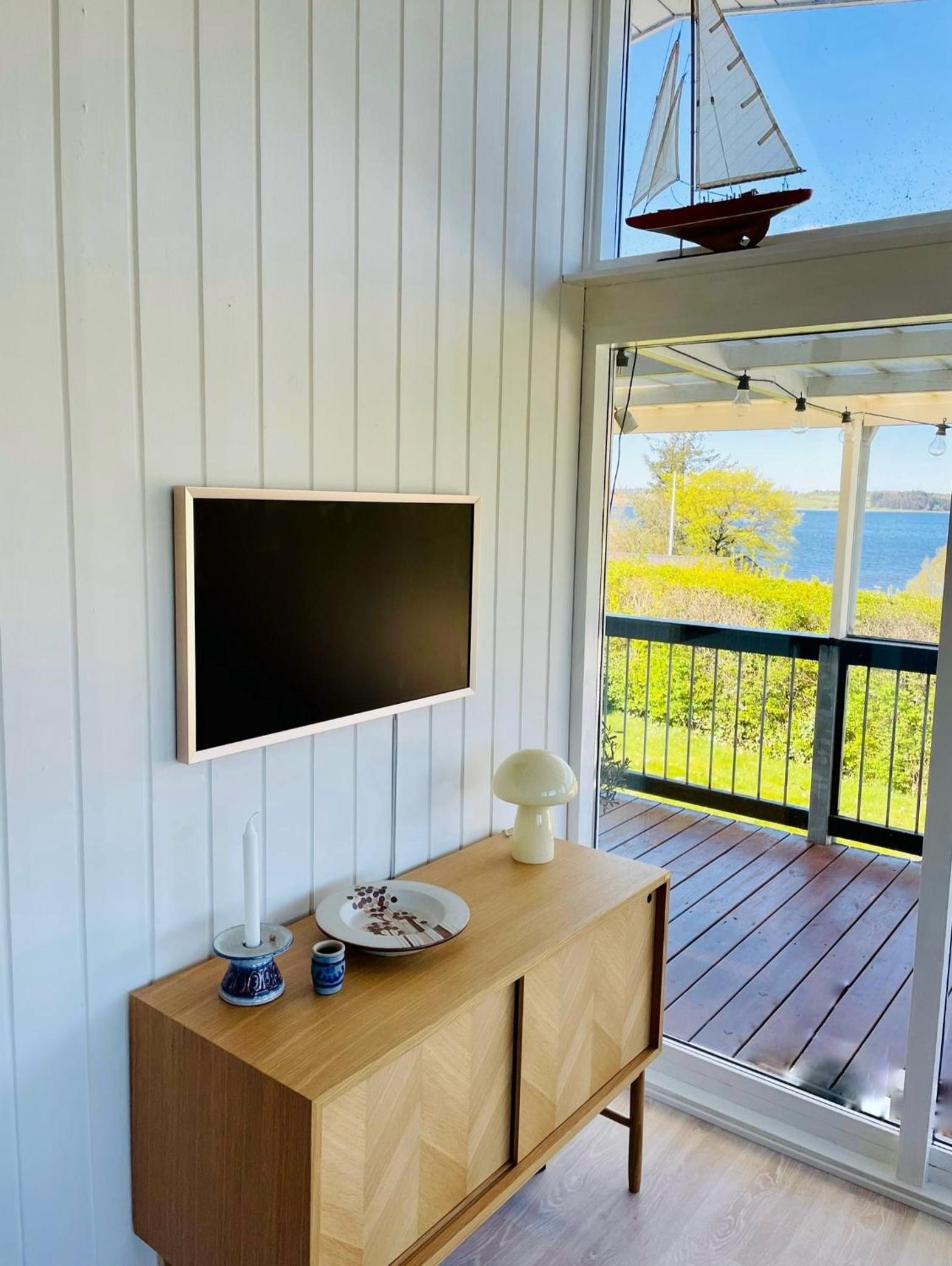 Dejligt sommerhus med udsigt over fjorden