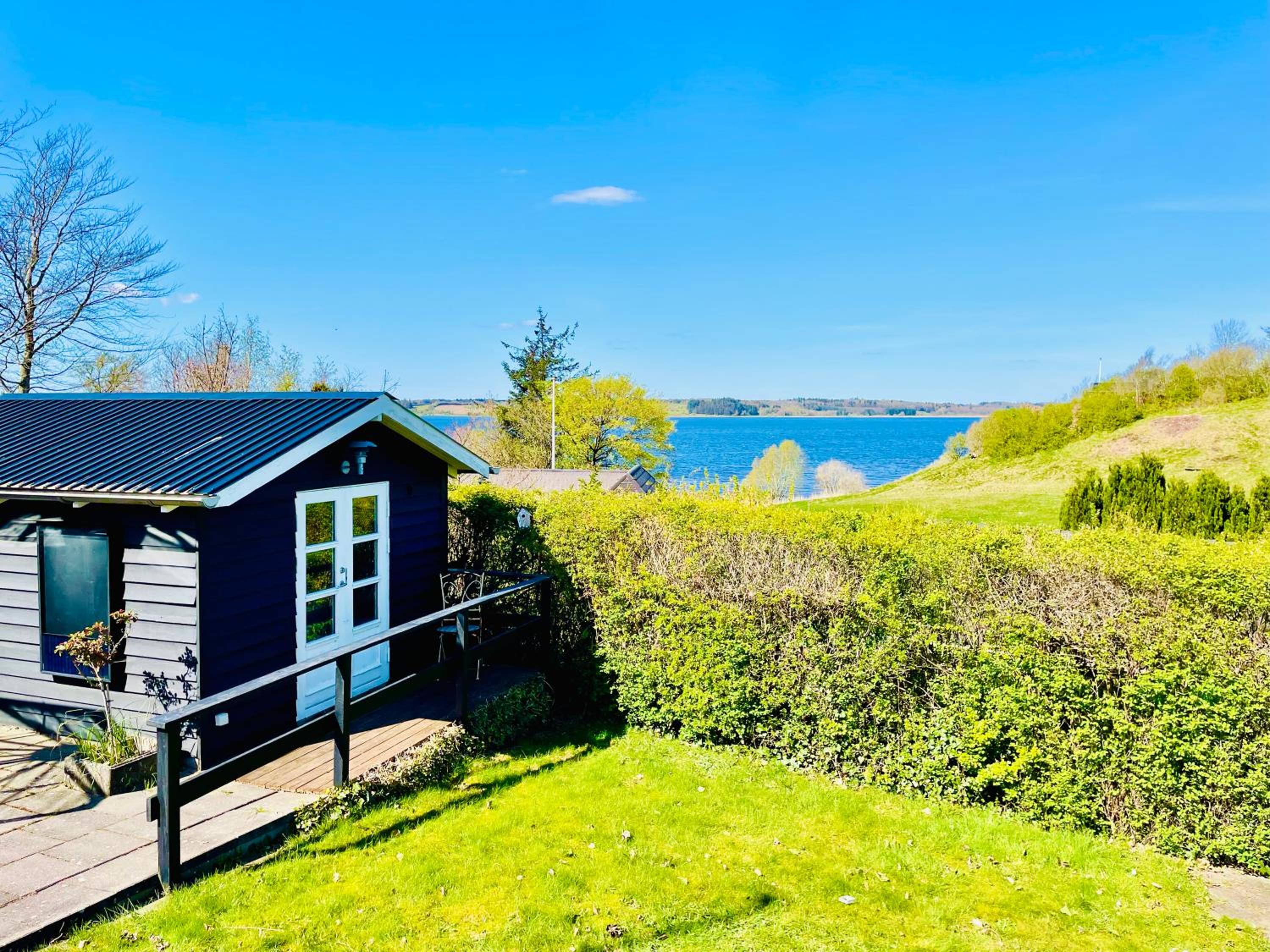 Dejligt sommerhus med udsigt over fjorden
