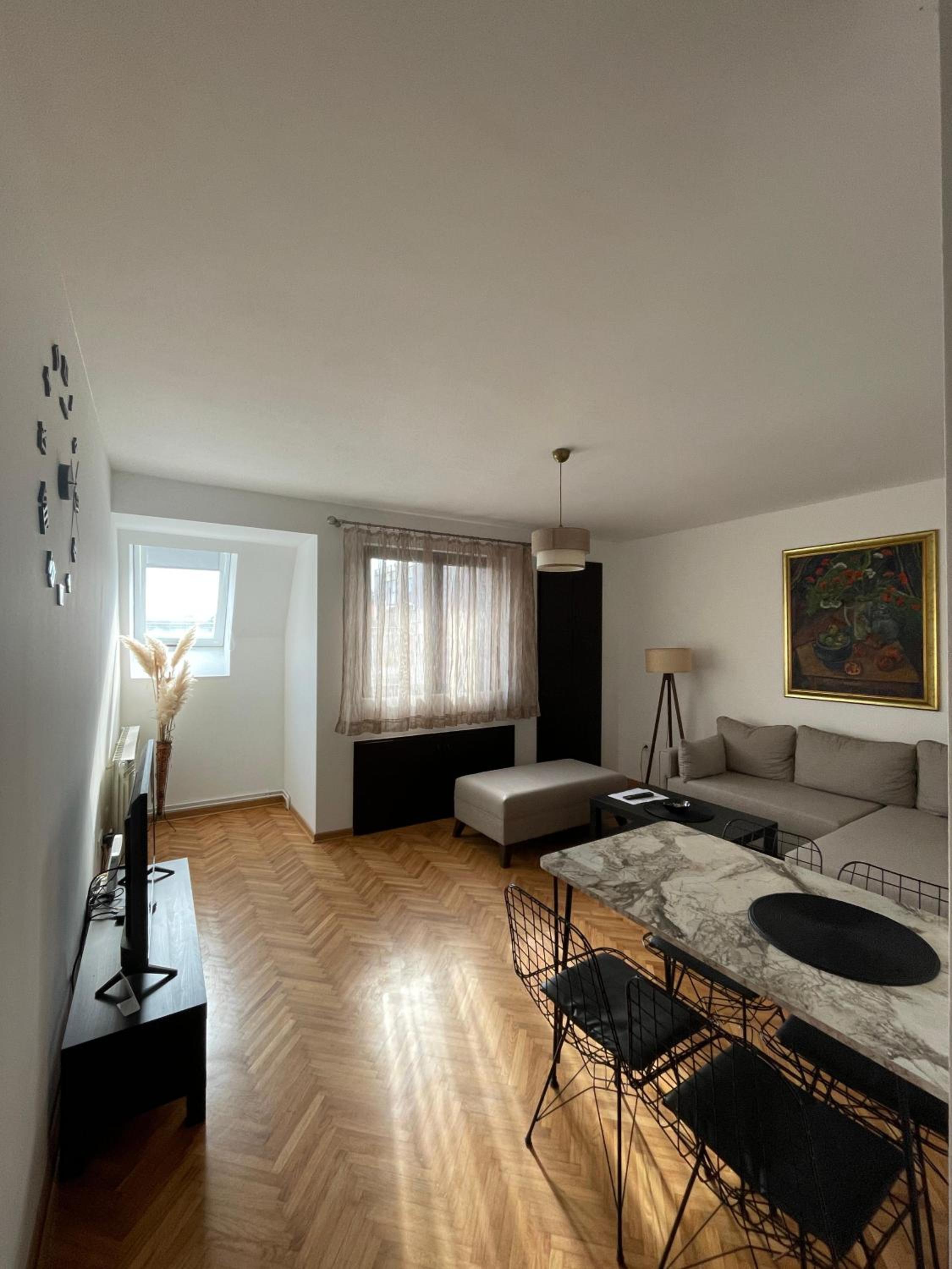 BMM LUX APARTMENT CENTAR view 3
