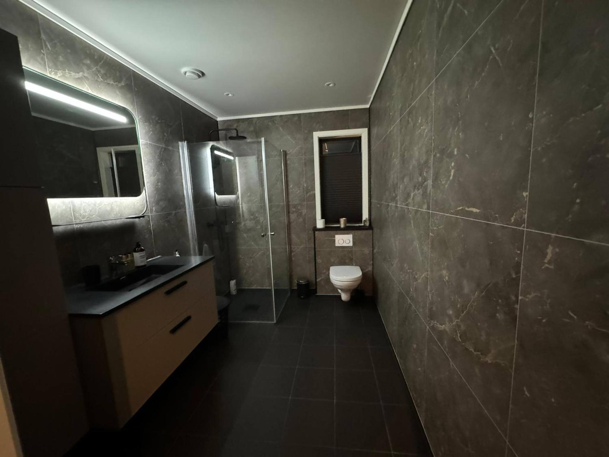 Moderne topp leilighet