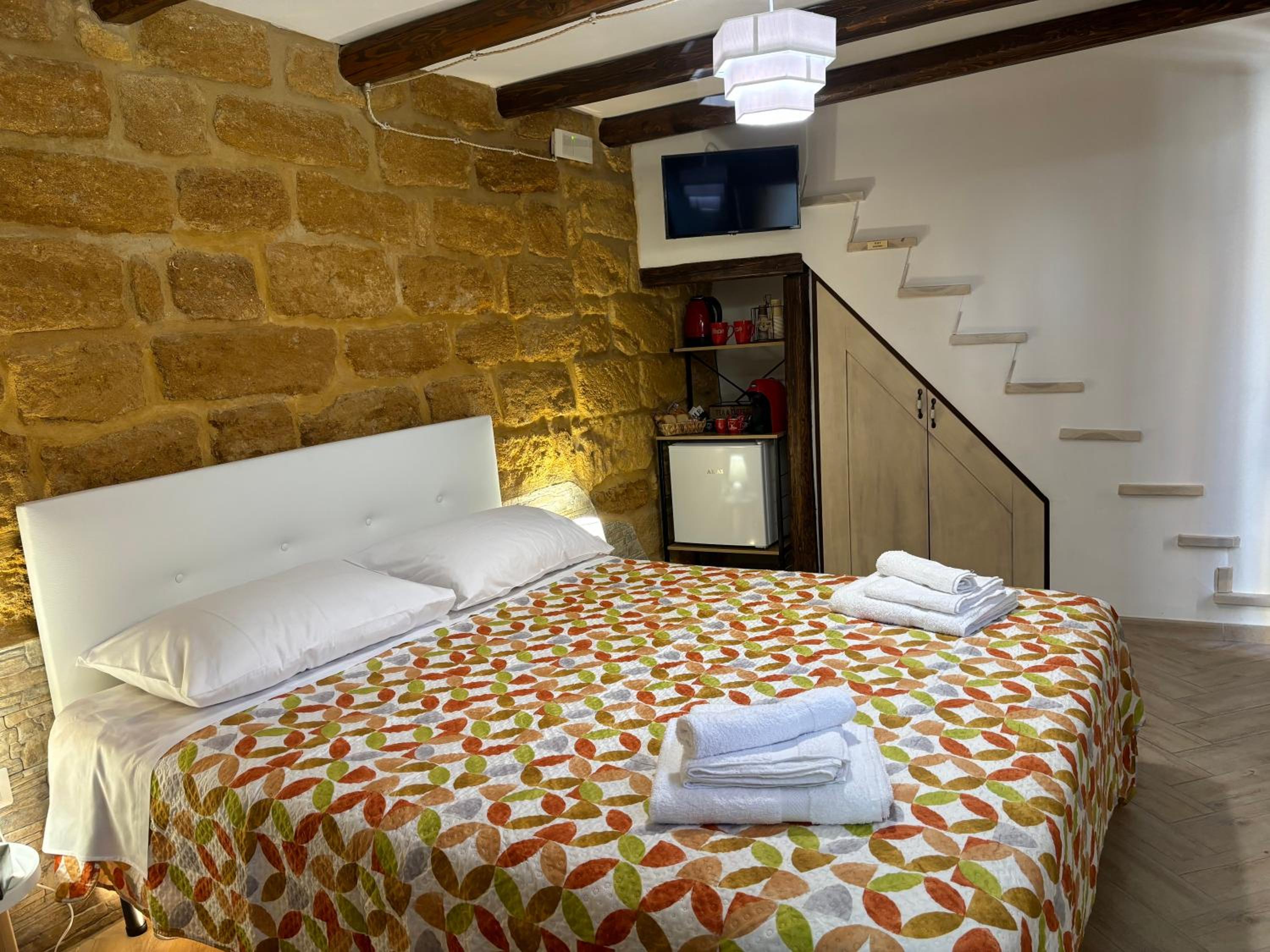 Home Via Neve-Historical Centre