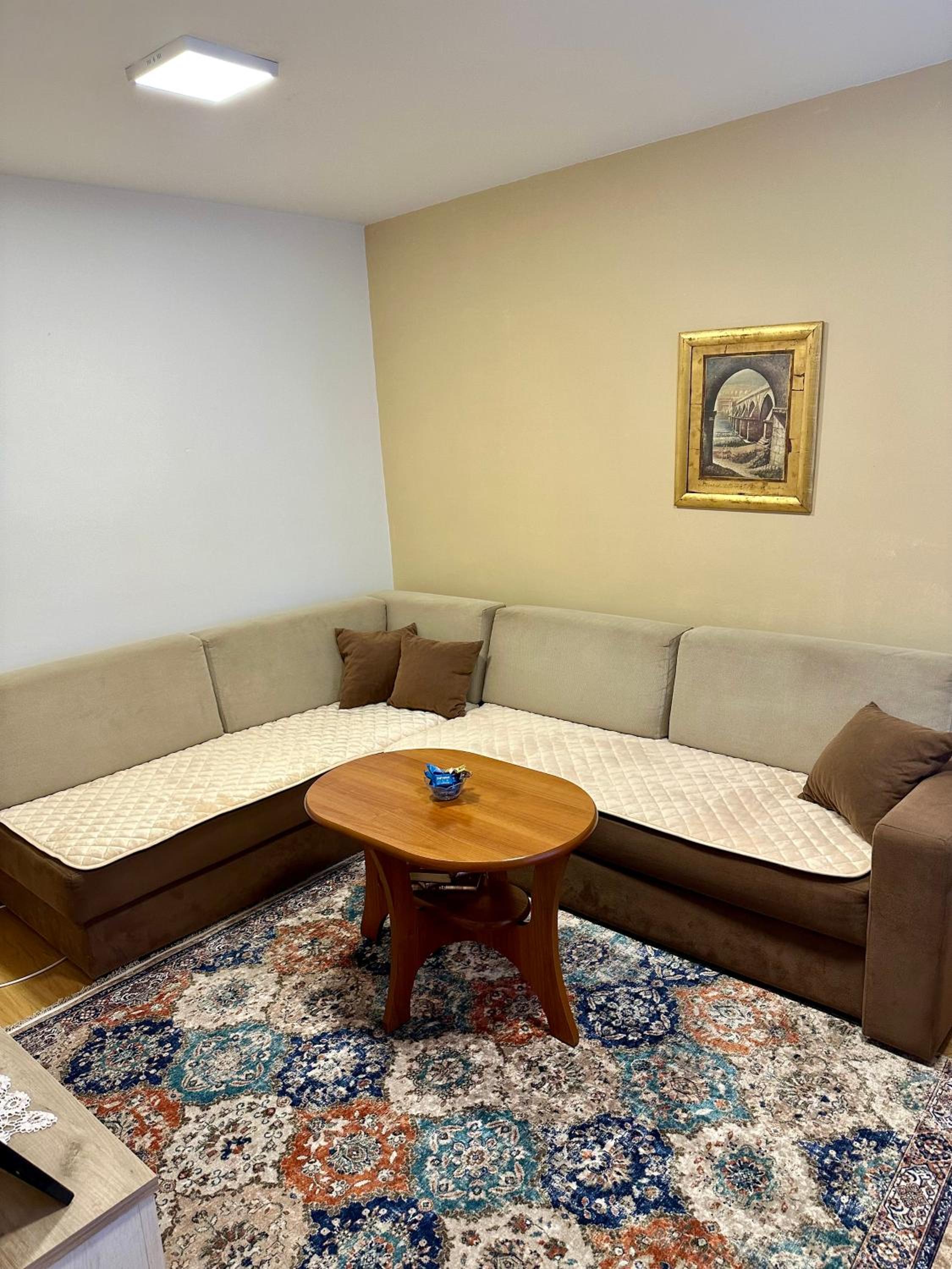 Golden Lily - Pet Friendly Apartment
