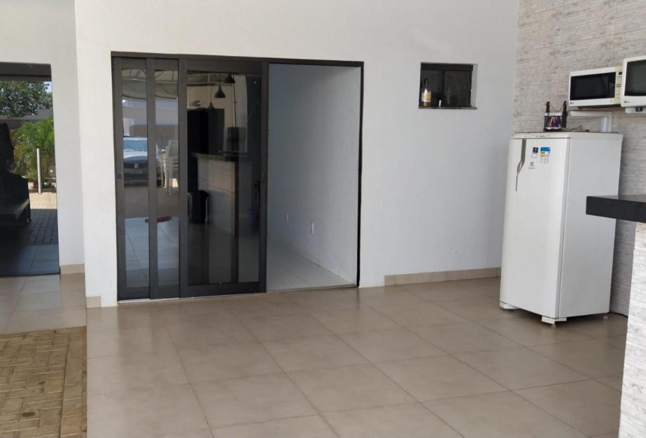 Check-in AUTÔNOMO e Privacidade em Hidro, piscina, casa, garagem até 2, até 3 quartos e 3 ar, 2 banheiros, churrasqueira, máquina de lavar roupas, roupa de