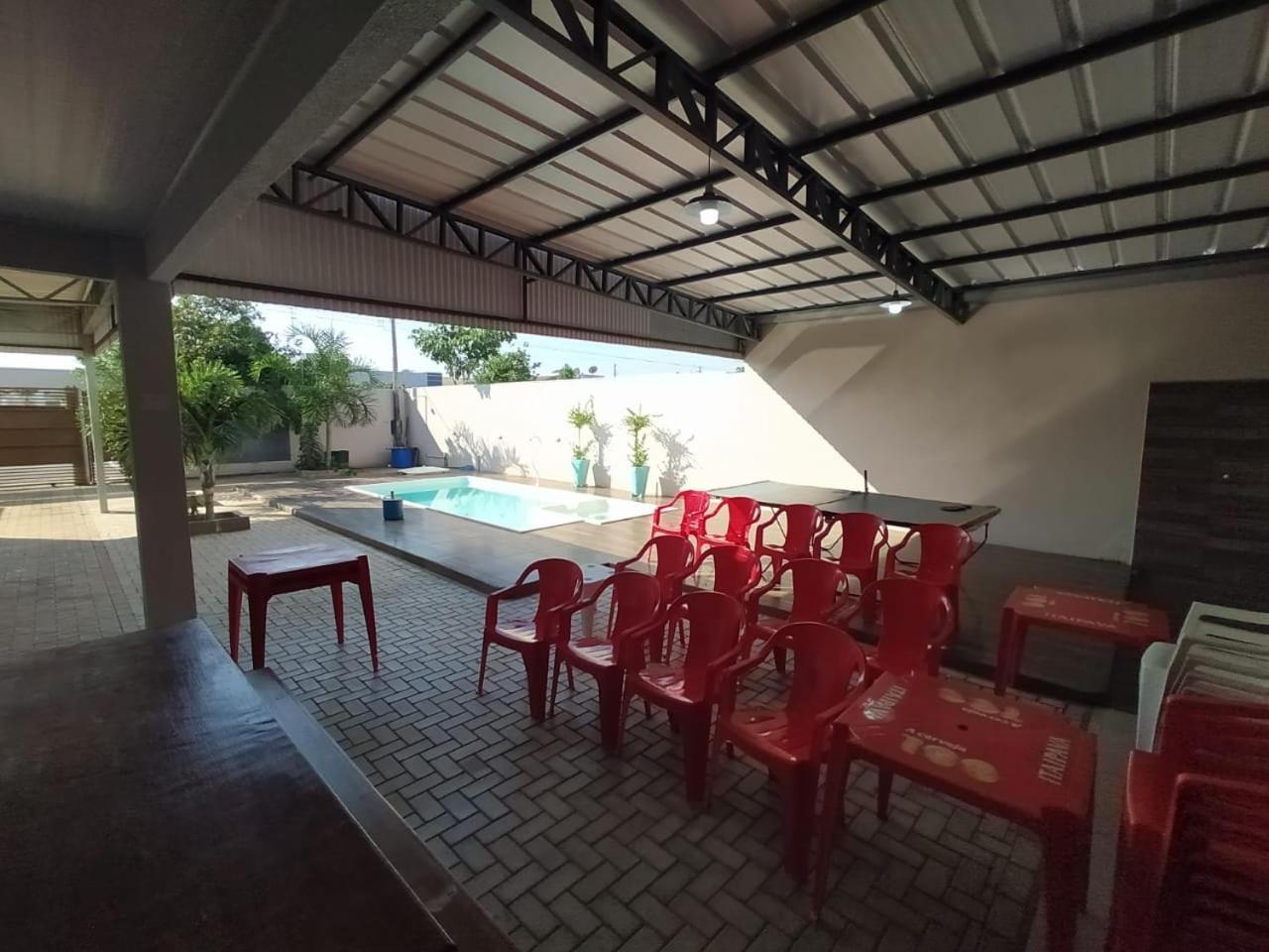 Check-in AUTÔNOMO e Privacidade em Hidro, piscina, casa, garagem até 2, até 3 quartos e 3 ar, 2 banheiros, churrasqueira, máquina de lavar roupas, roupa de