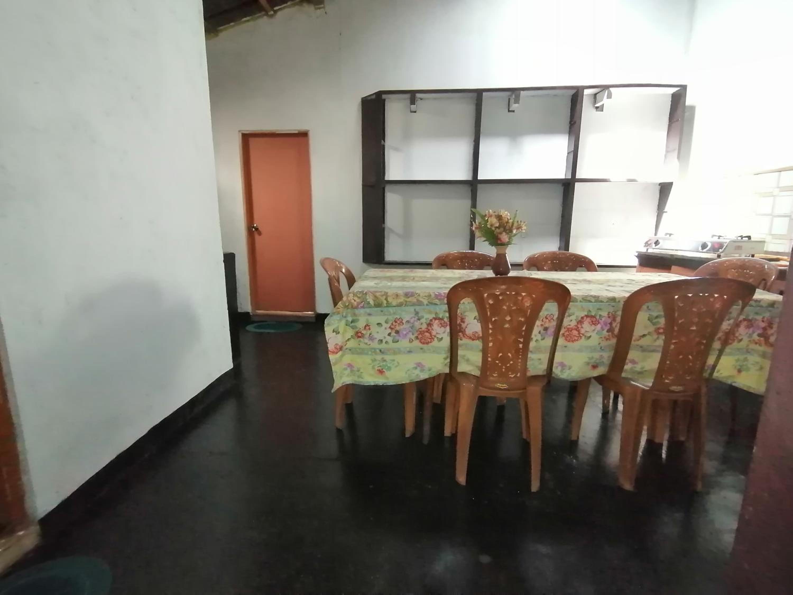 Lakleen holiday guest and restaurant view 3