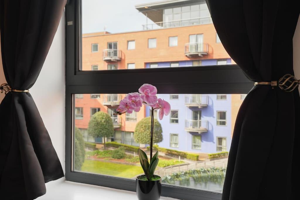 West One City Home from Home with secure parking view 4