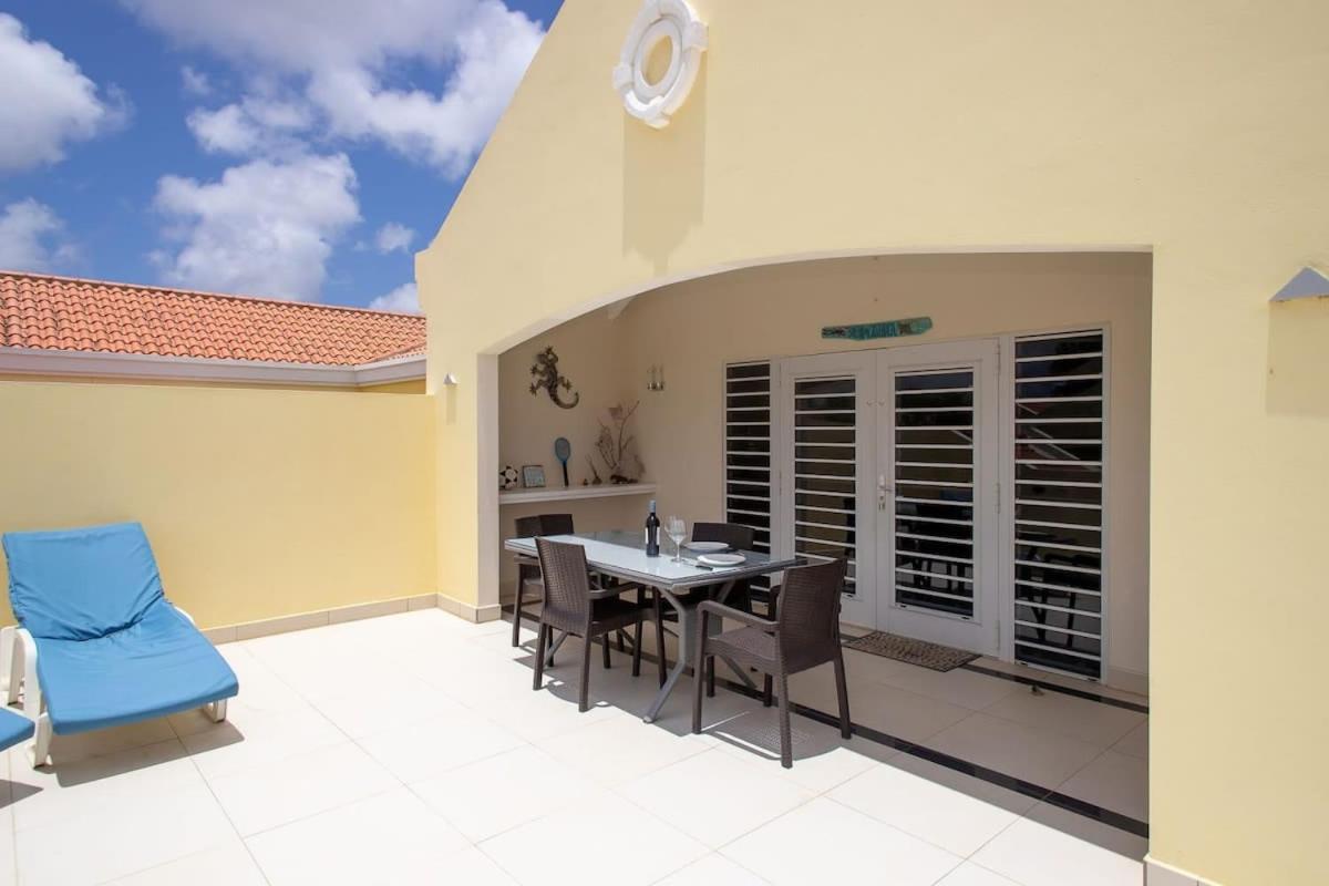 Prikichi F2 Relax & Dive Resort Bonaire Village
