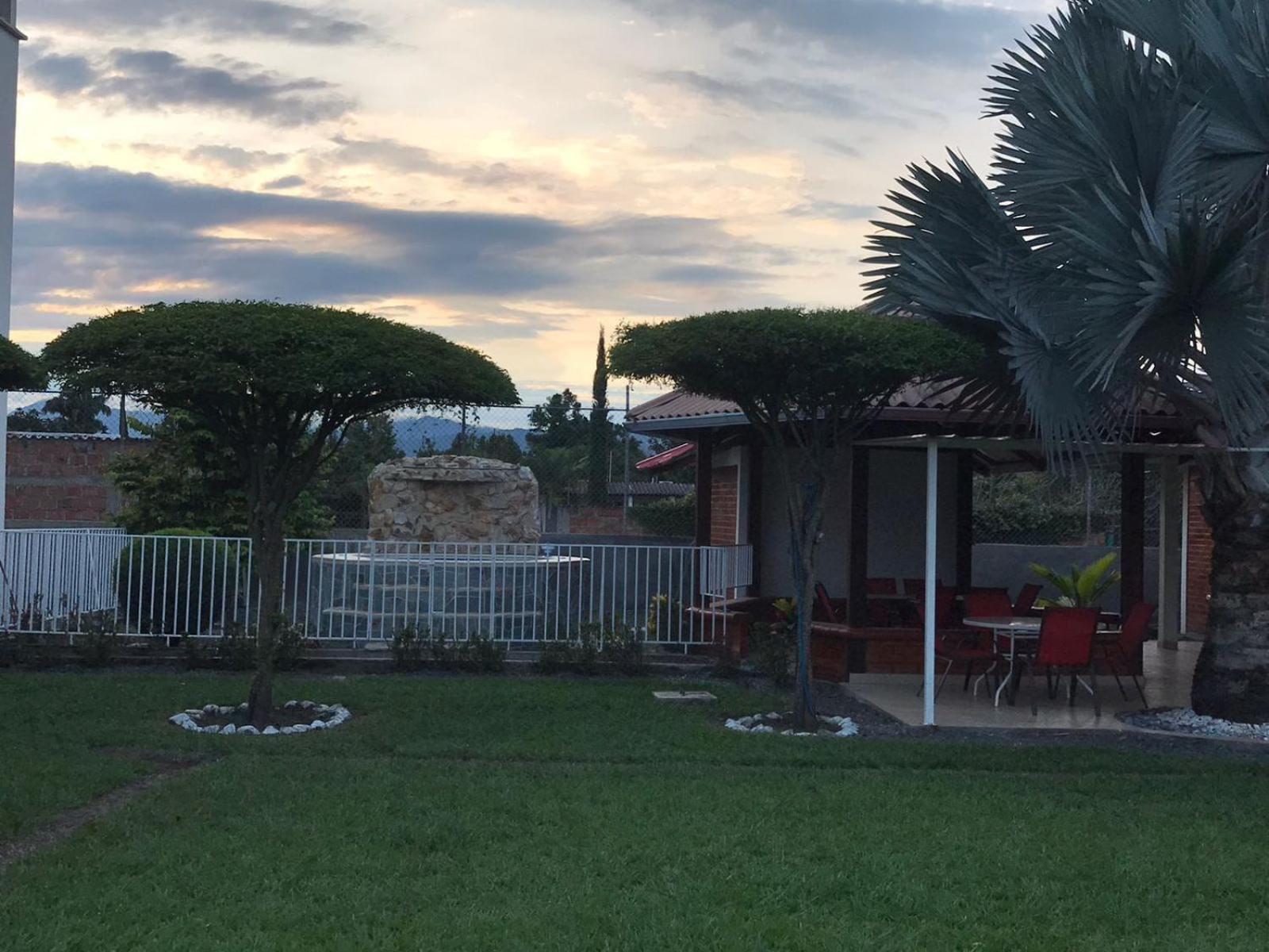 Finca Lujosa con Hermosa Piscina