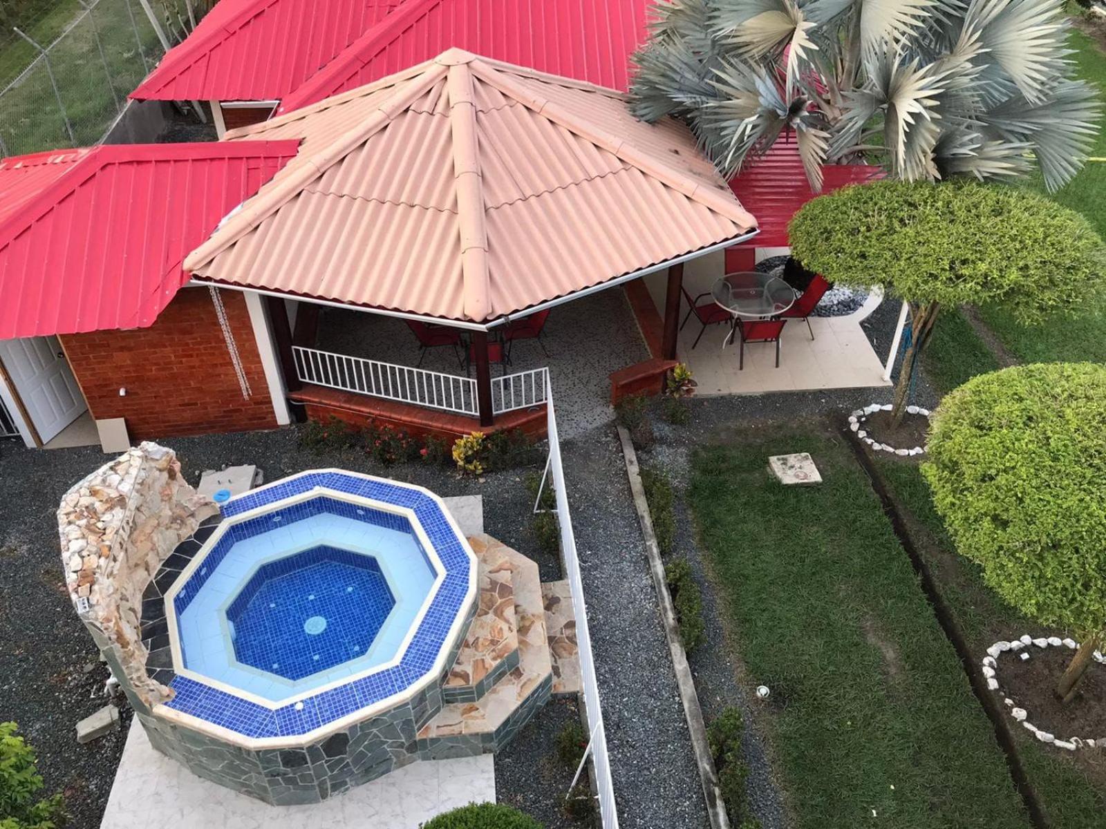 Finca Lujosa con Hermosa Piscina