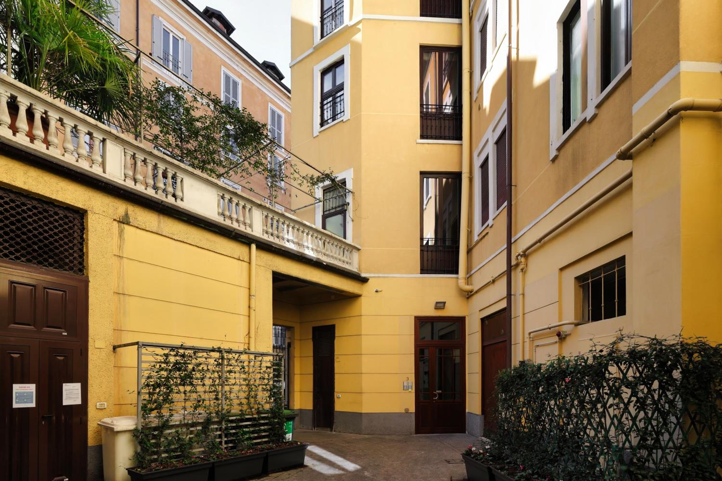 Just Urban Stays - Luminoso Trilocale in centro - metro M2 e M4