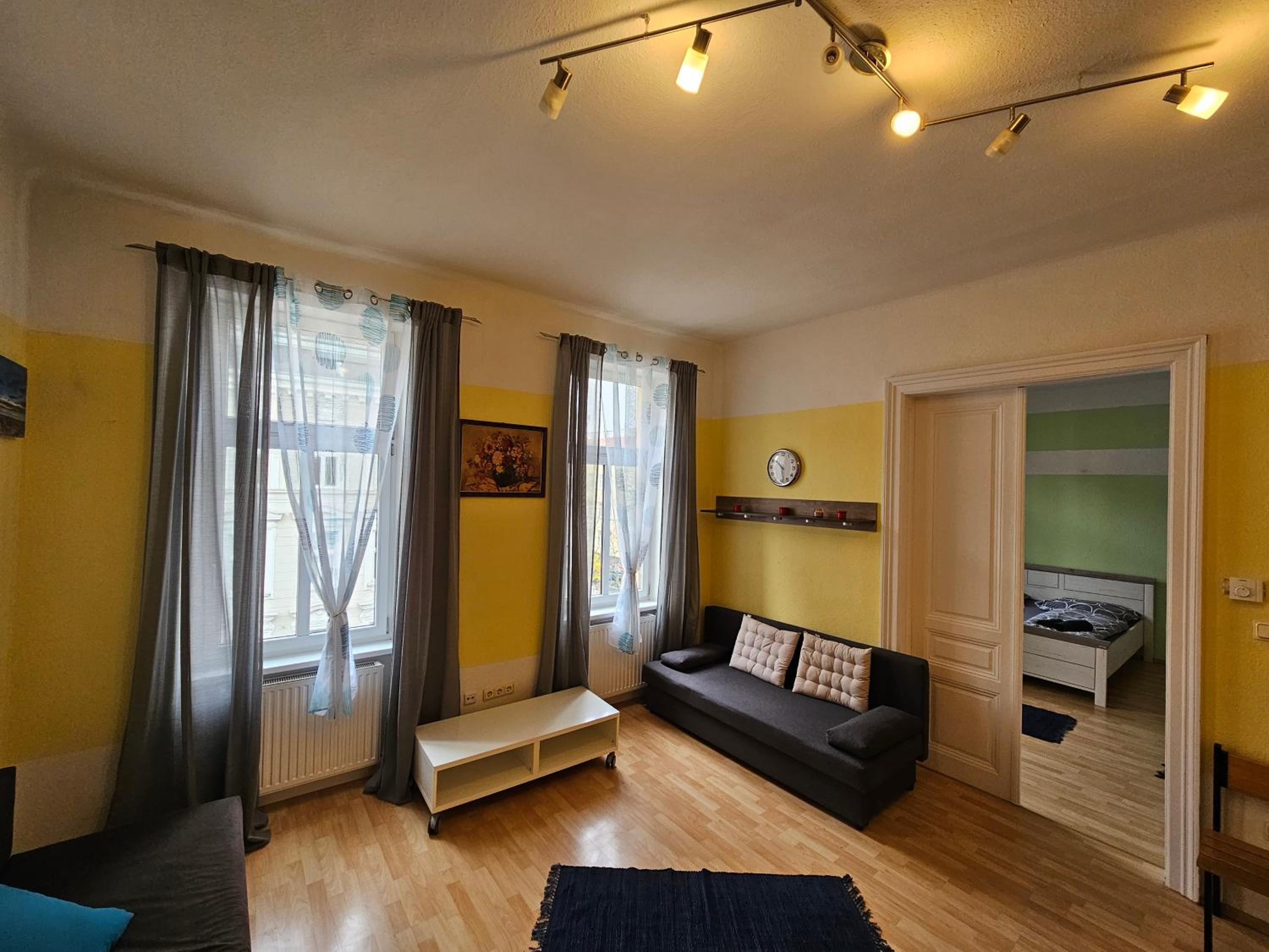Archduchess Suite 18