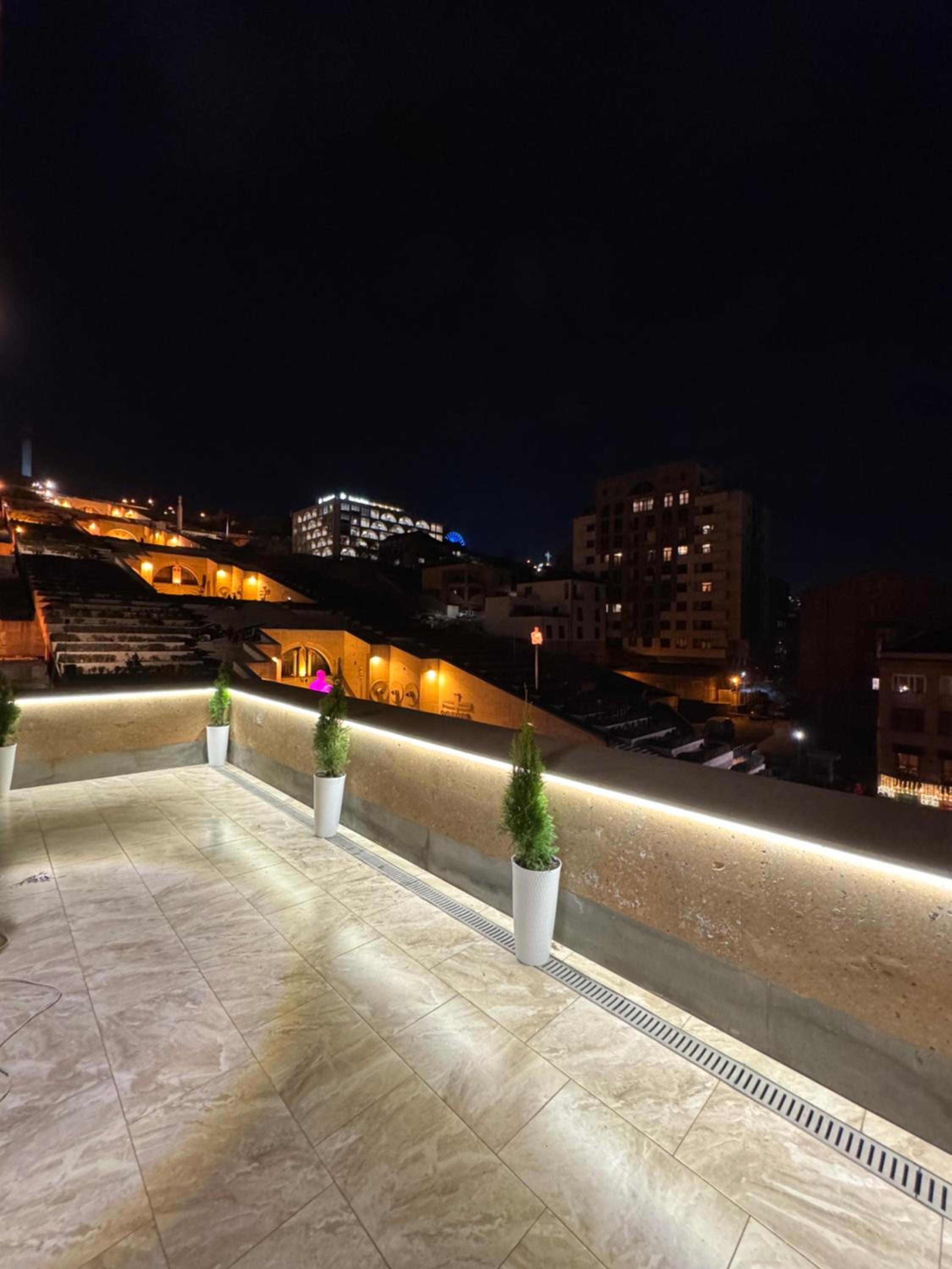 TOUCH THE SKY Apartment