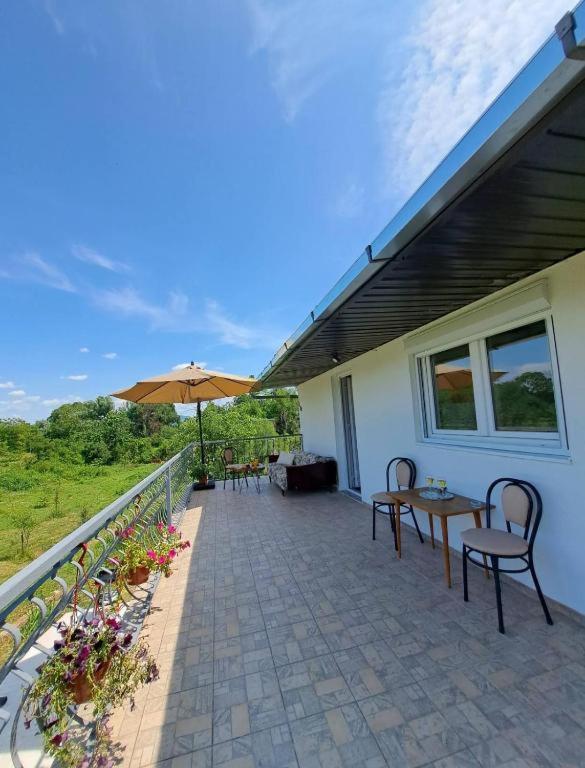 Guest house Green River