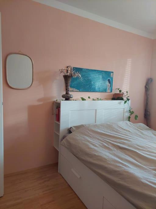 Schöne helle Wohnung mit Whirlpoolbadewanne